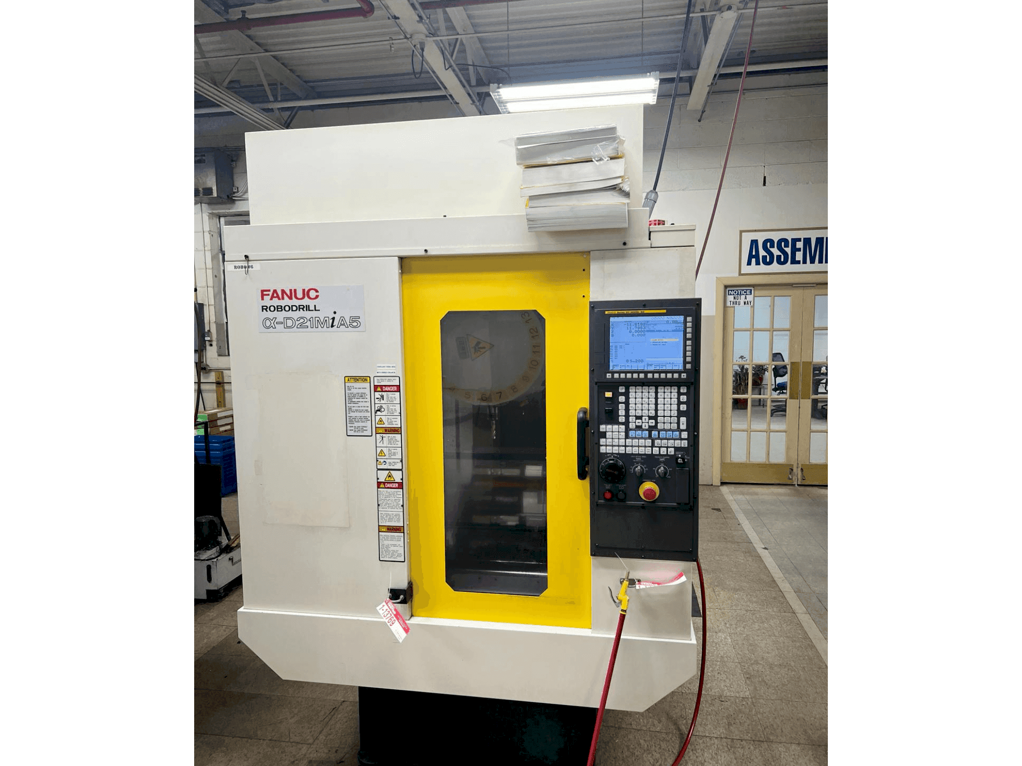 Vooraanzicht van FANUC Robodrill D21MiA5 machine