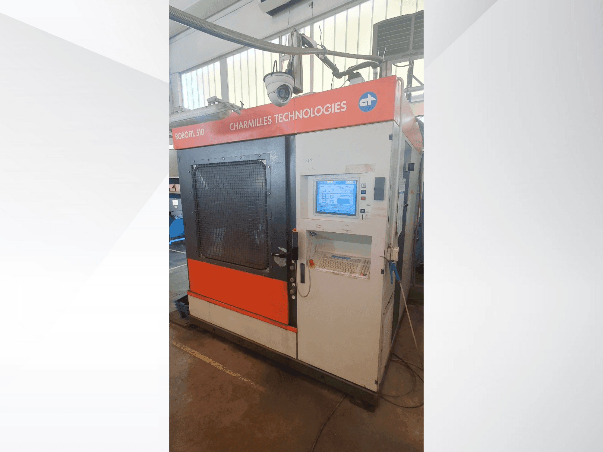 Vooraanzicht van CHARMILLES Robofil 510 machine