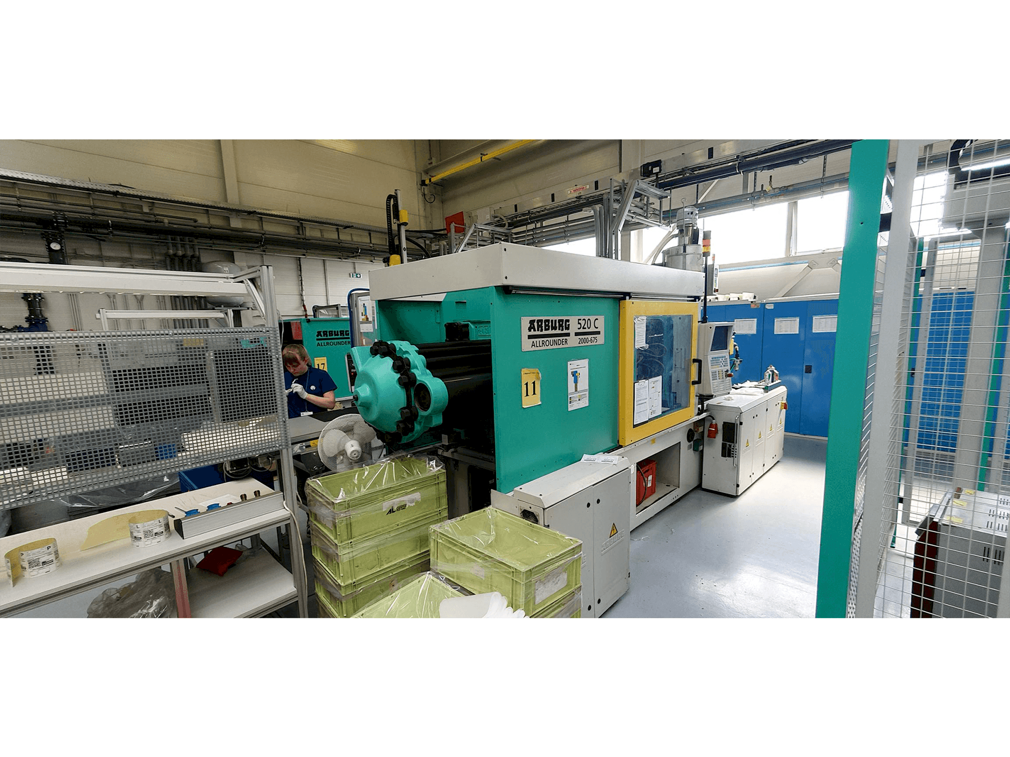 Vooraanzicht van Arburg Allrounder 520 C 2000-675 machine