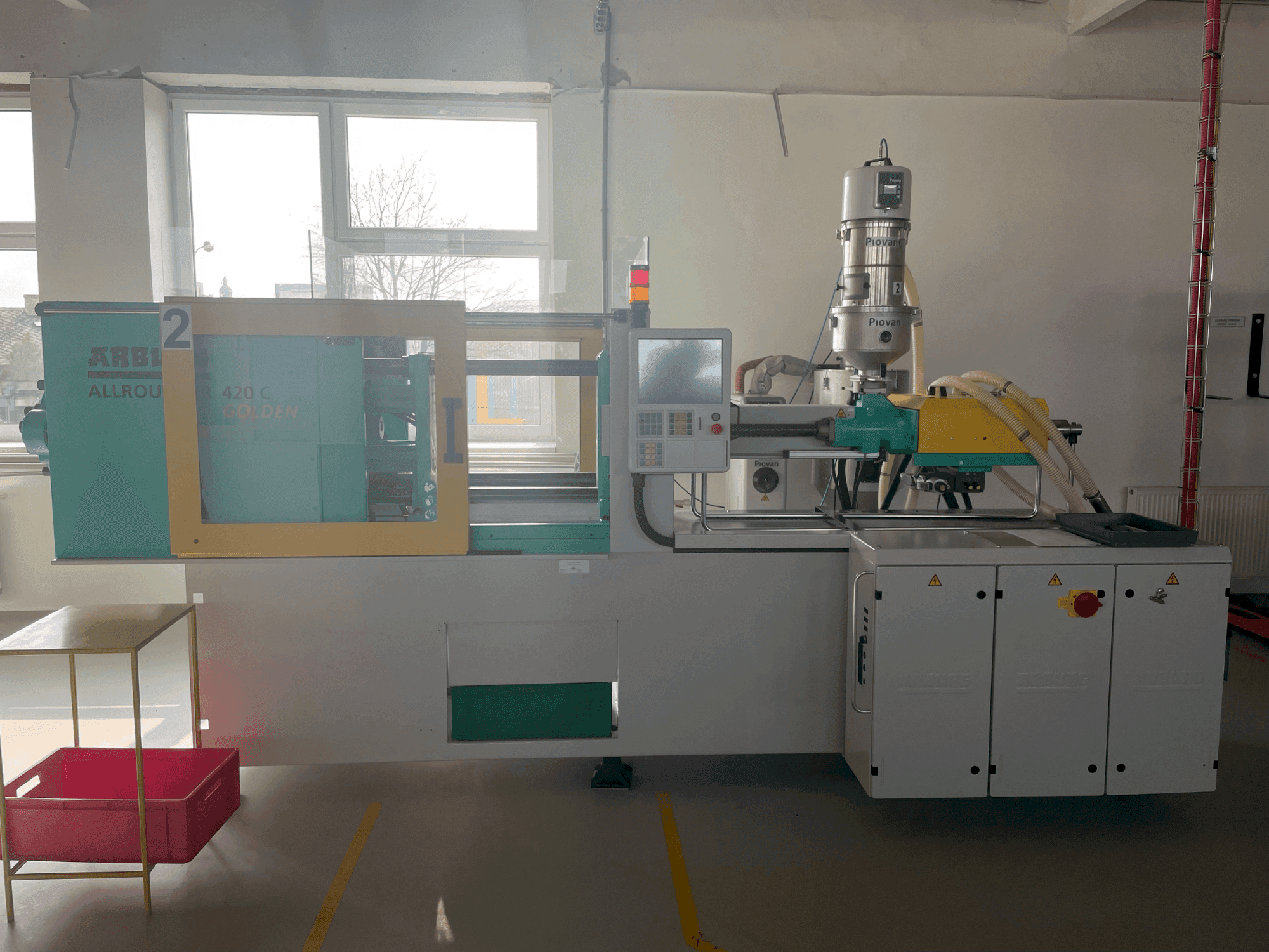 Vooraanzicht van Arburg Allrounder 420C 1000-290 machine