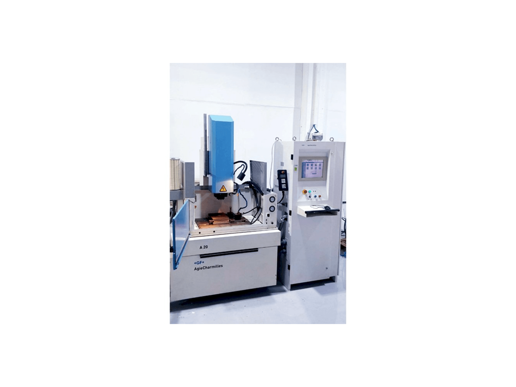 Vooraanzicht van AgieCharmilles SA20 machine