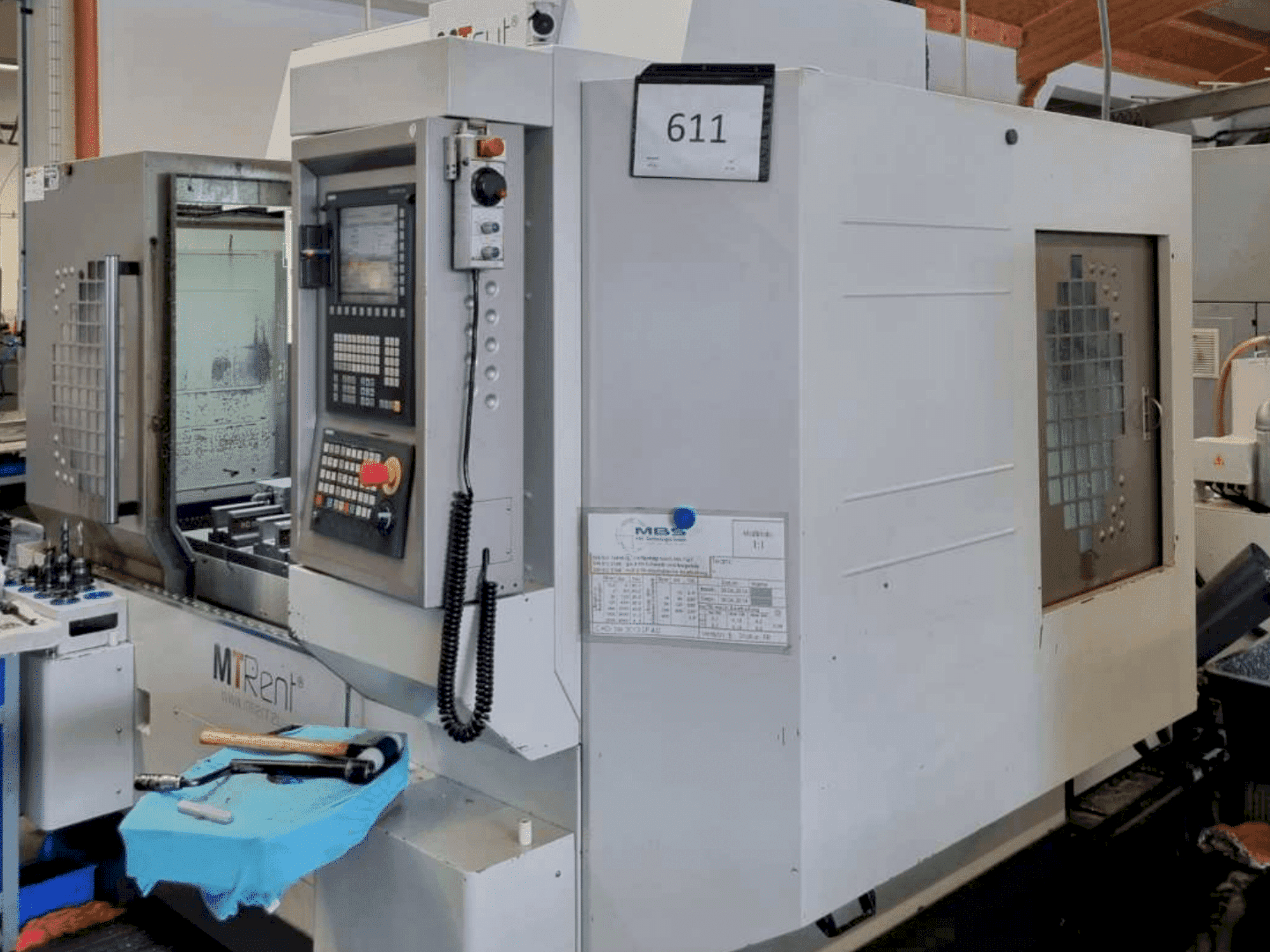 Vooraanzicht van MTcut V 110 T (2011) machine