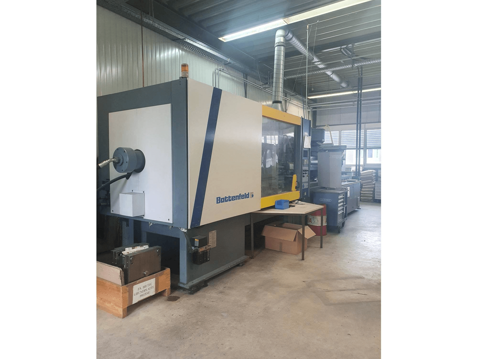 Vooraanzicht van Battenfeld BK 3500/2800 machine