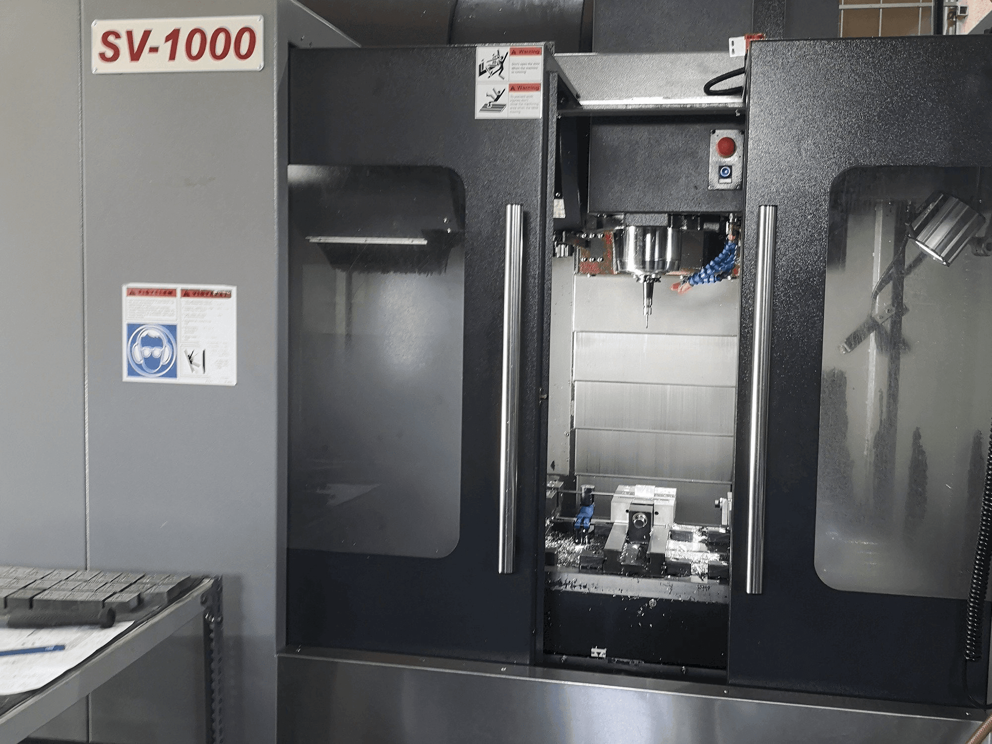 Vooraanzicht van NCT KAFO SV-1000 machine