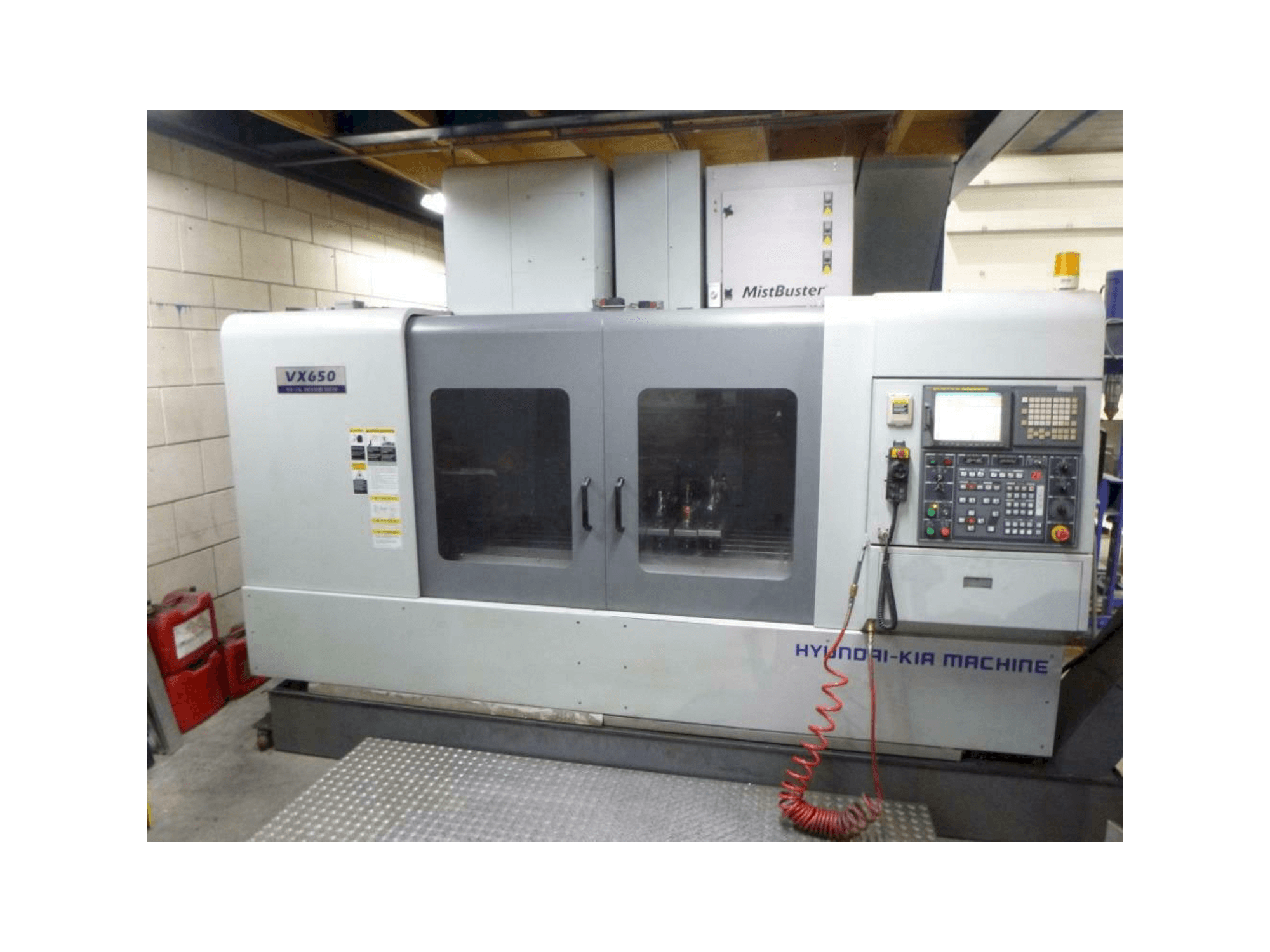 Vooraanzicht van Hyundai Kia VX-650 machine