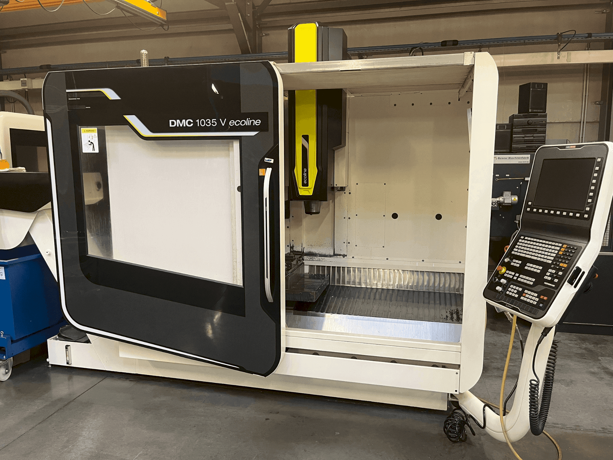 Vooraanzicht van DMG Gildemeister DMC 1035 V ecoline machine
