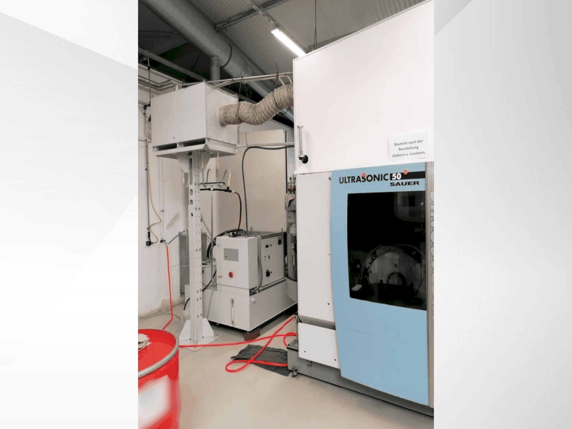 Vooraanzicht van DMG Sauer Ultra sonic 50 machine