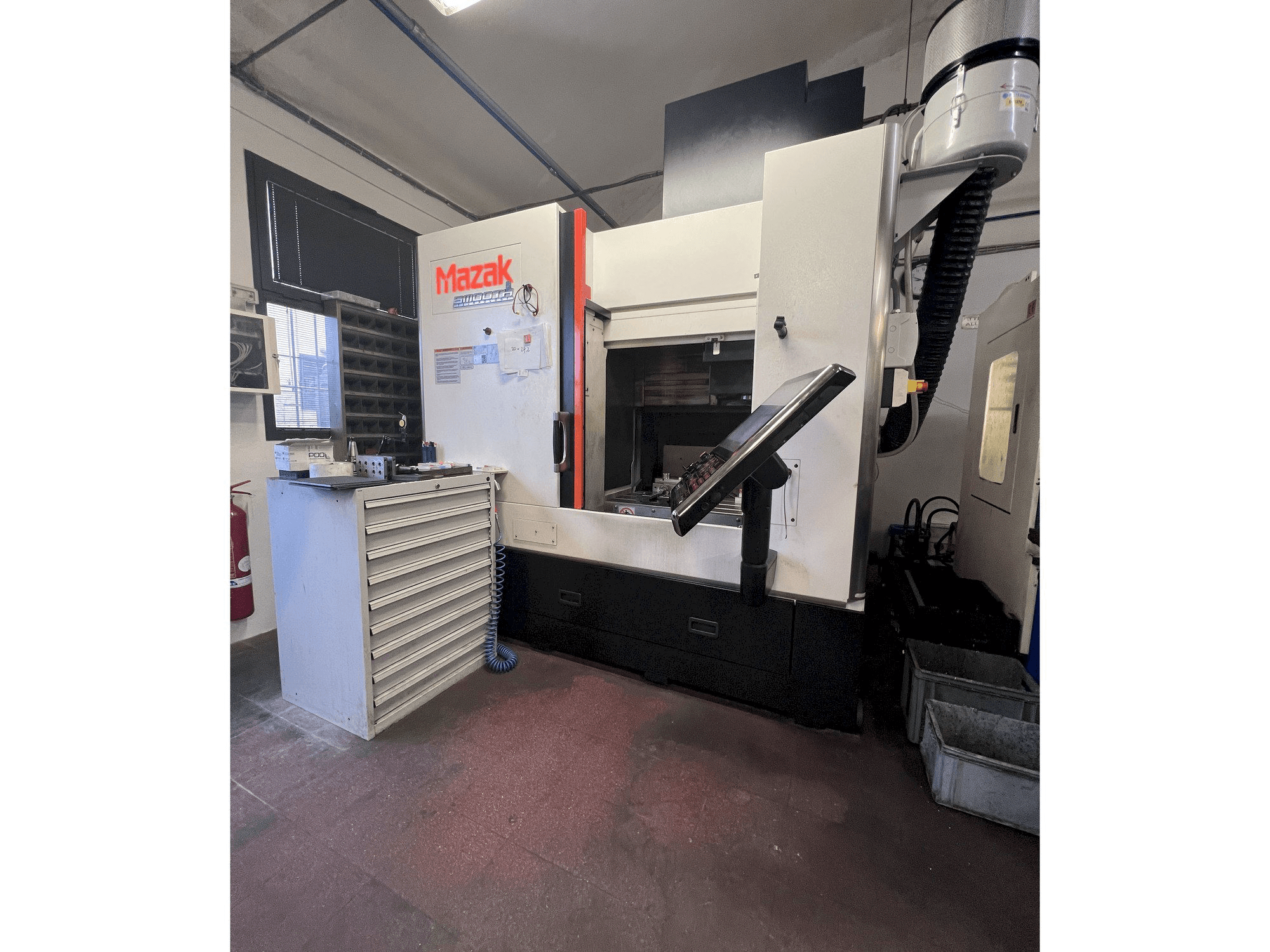 Vooraanzicht van Mazak FJV 200 Smooth G machine