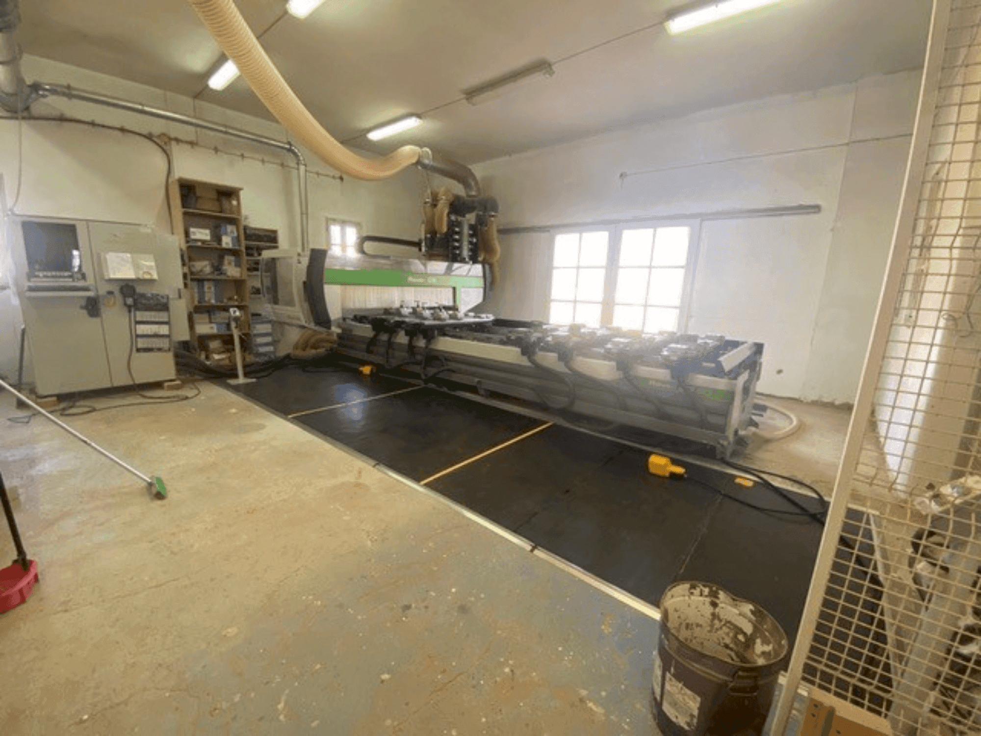 Vooraanzicht van BIESSE ROVER C 9.50 machine