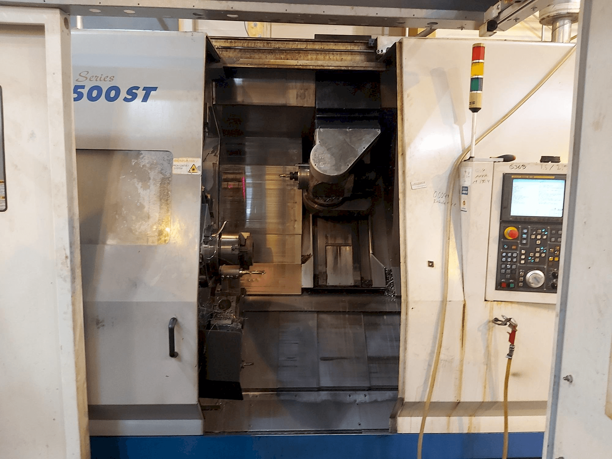 Vooraanzicht van Doosan Puma MX 2500 ST machine