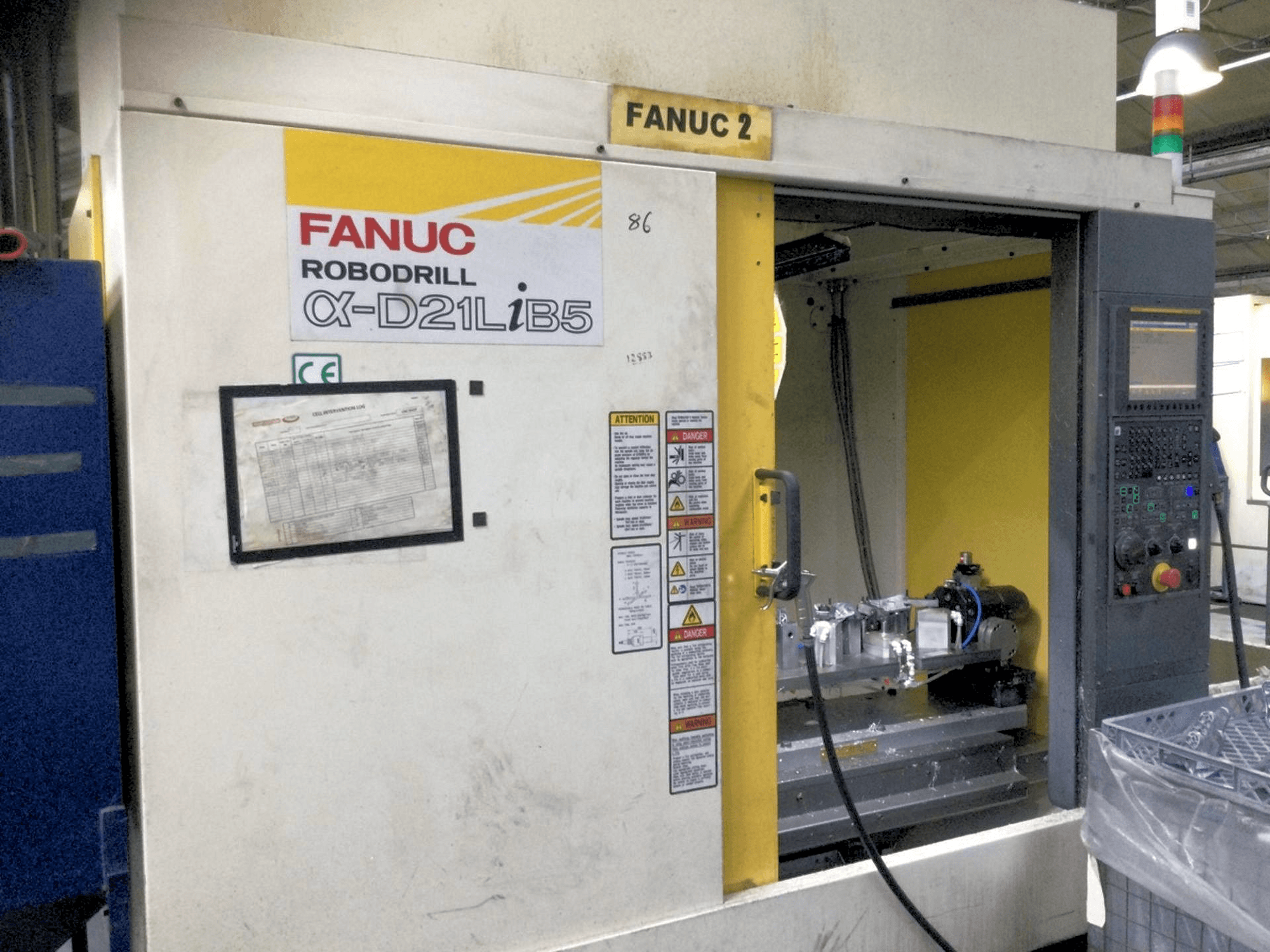 Vooraanzicht van FANUC Robodrill Alpha D21LiB5 machine