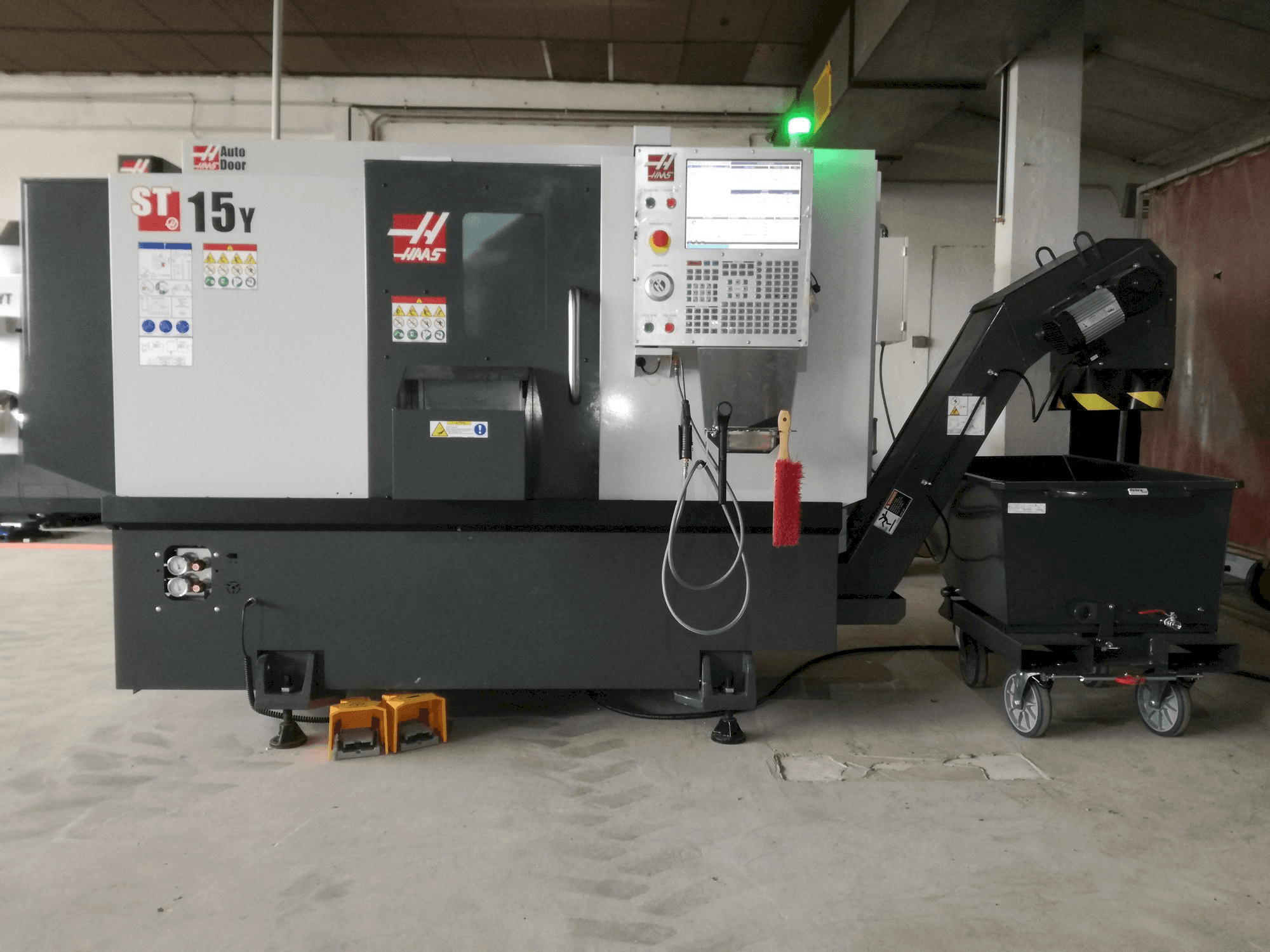 Vooraanzicht van HAAS ST 15y machine