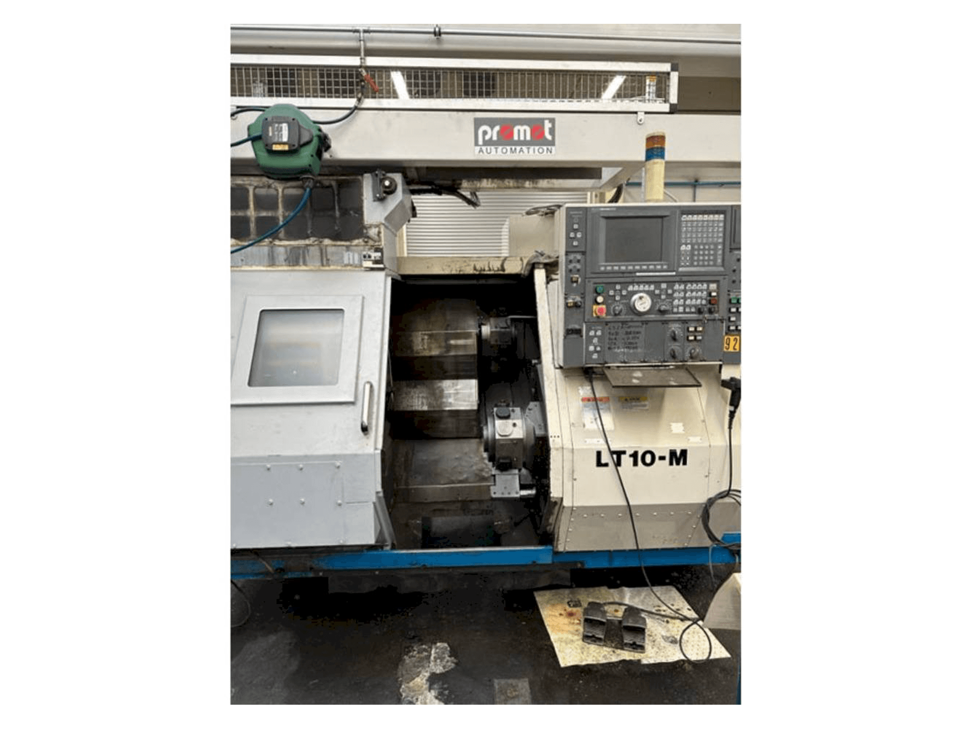 Vooraanzicht van Okuma LT10 machine
