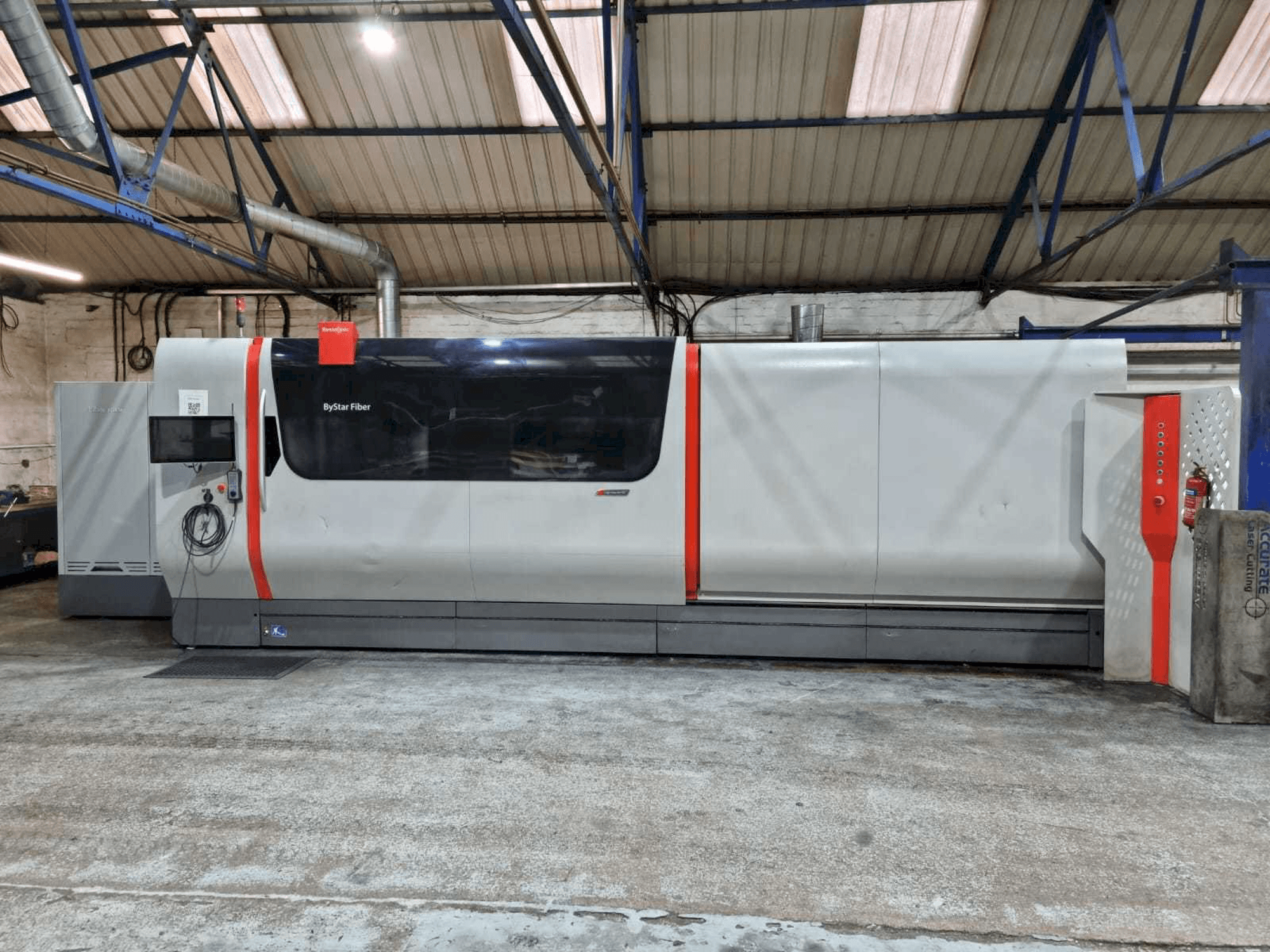 Vooraanzicht van Bystronic Bystar Fiber 4020 10KW machine