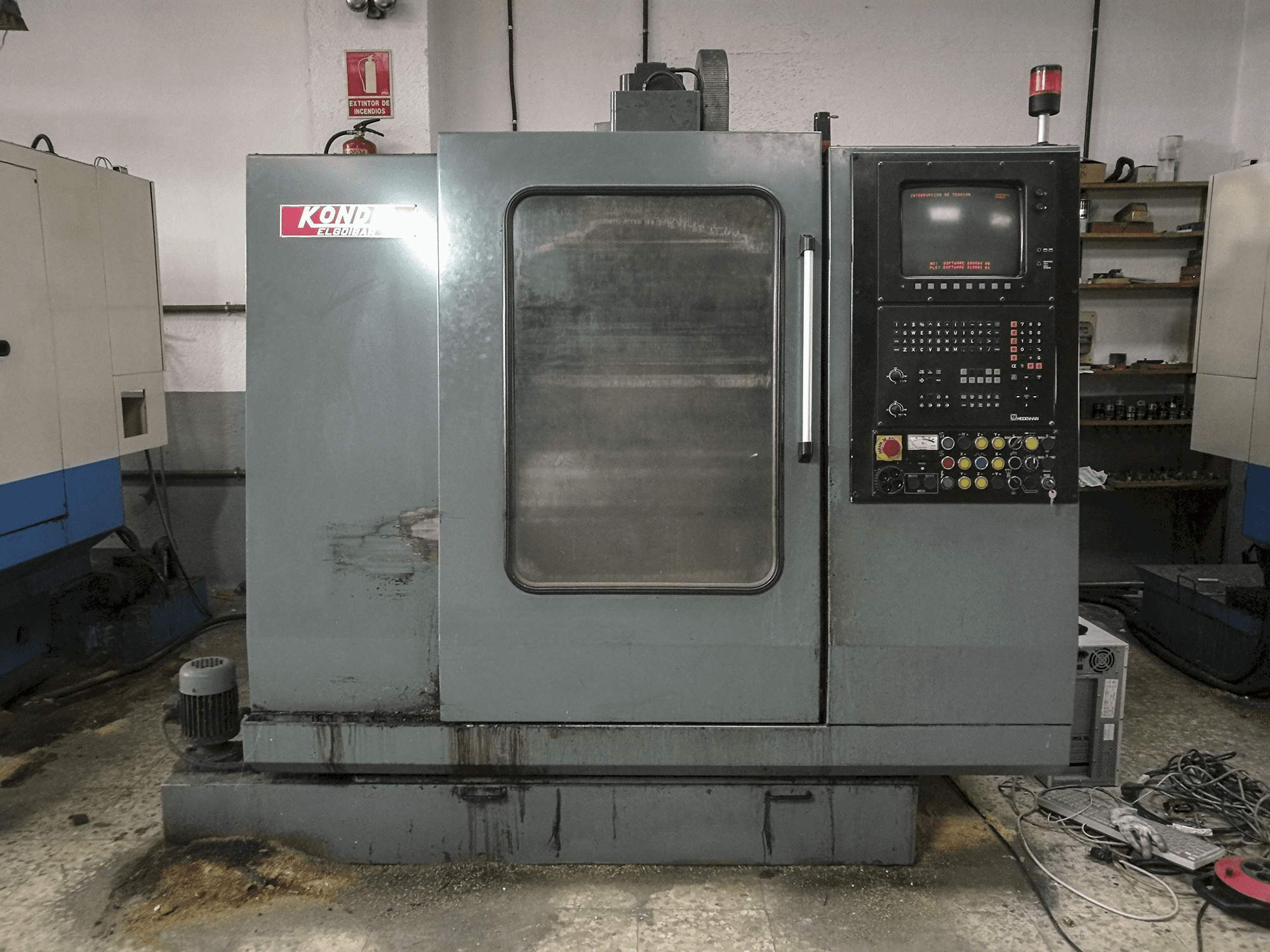 Vooraanzicht van KONDIA B-500 machine