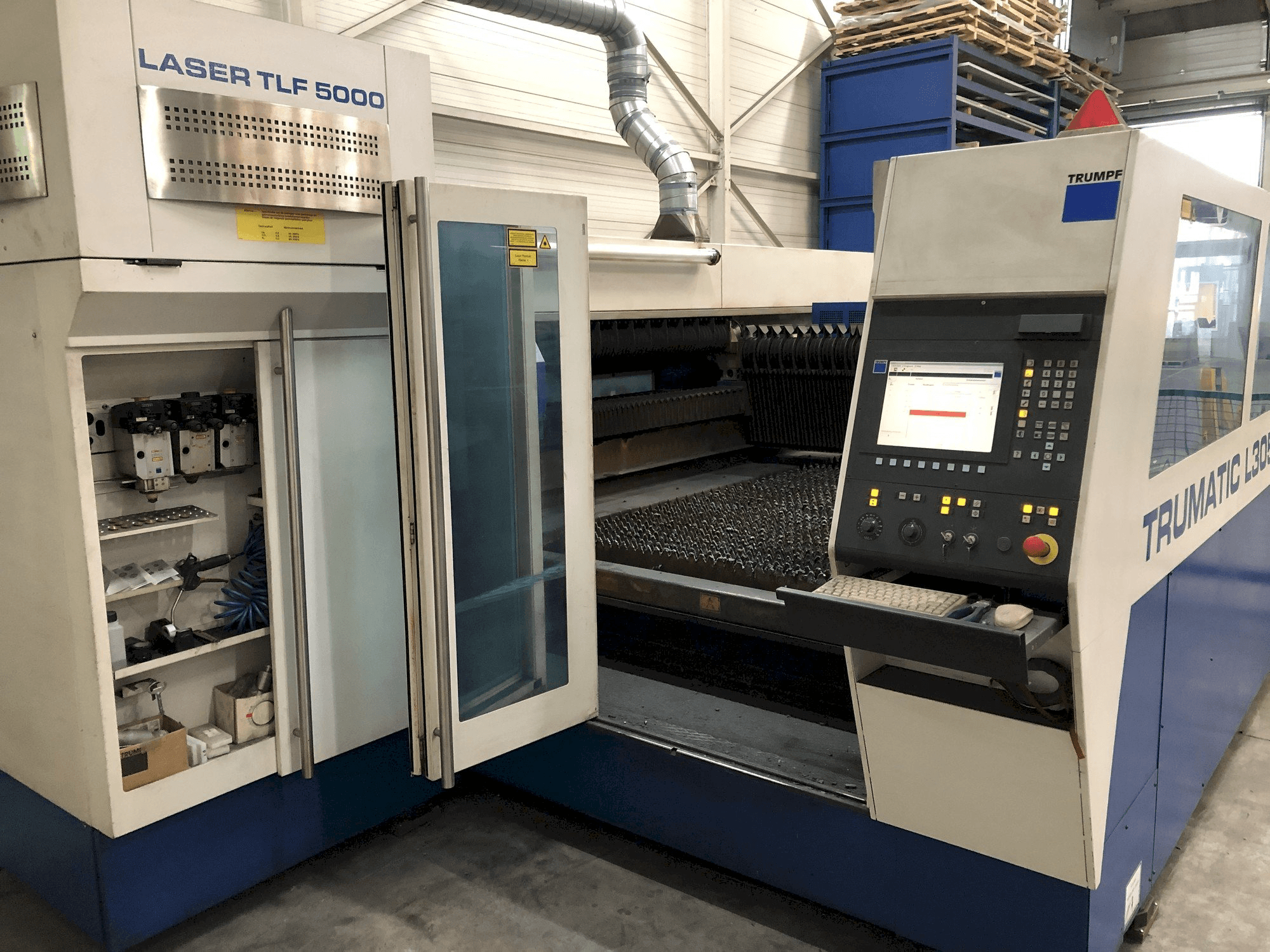 Vooraanzicht van Trumpf Trumatic L3050 machine