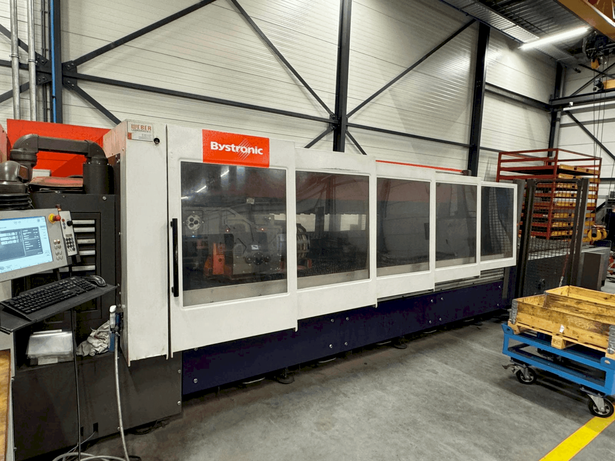Vooraanzicht van Bystronic BySpeed 3015 machine