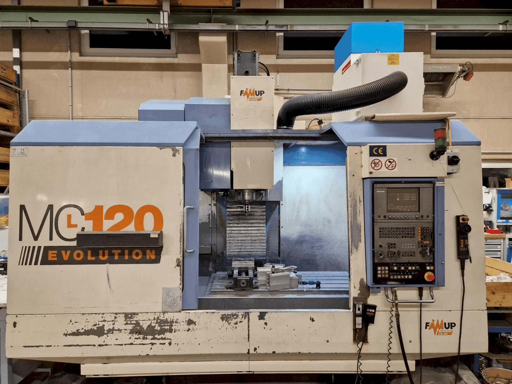 Vooraanzicht van FAMUP MCL 120 Evolution machine