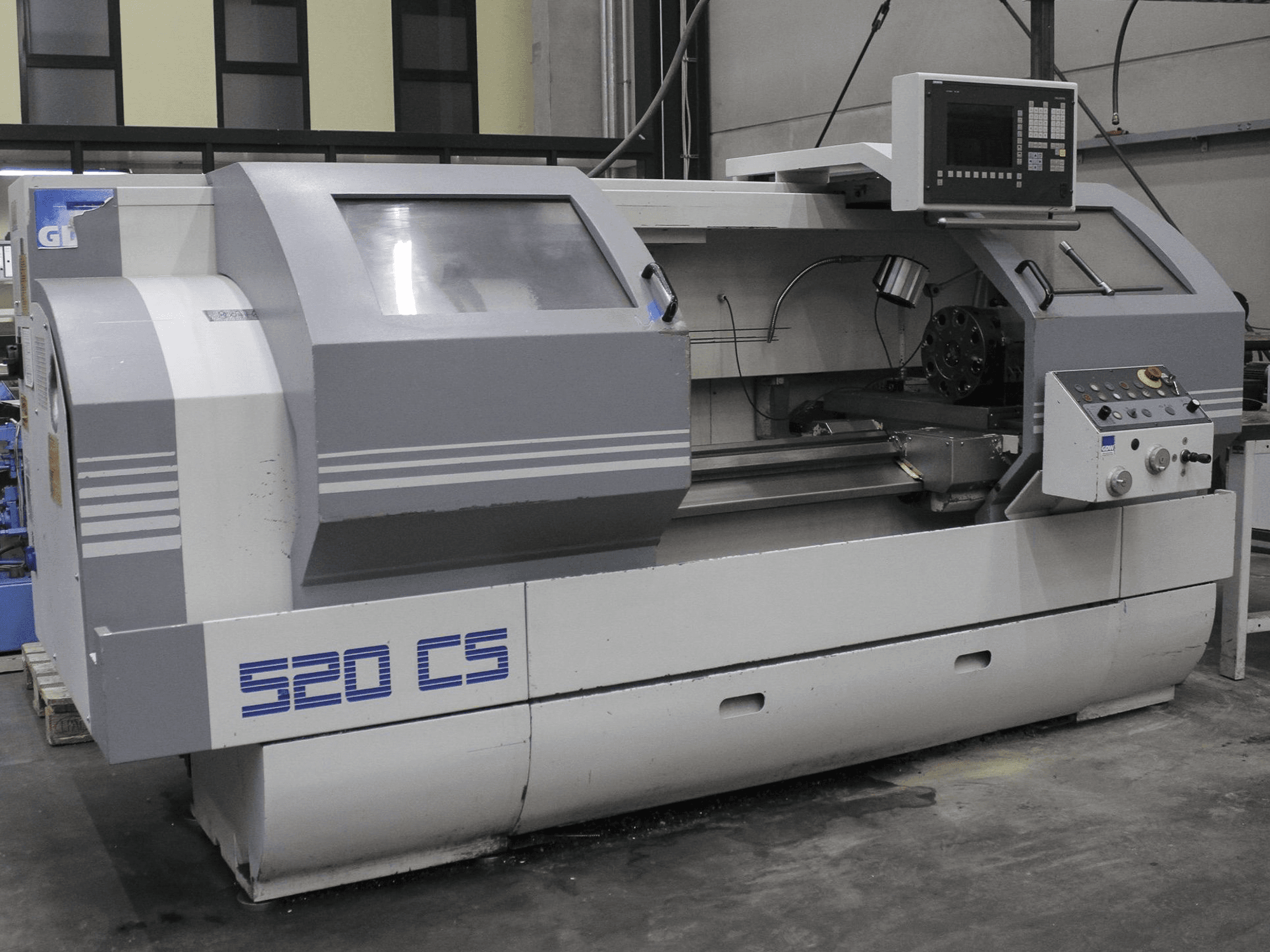 Vooraanzicht van GDW 520CS machine