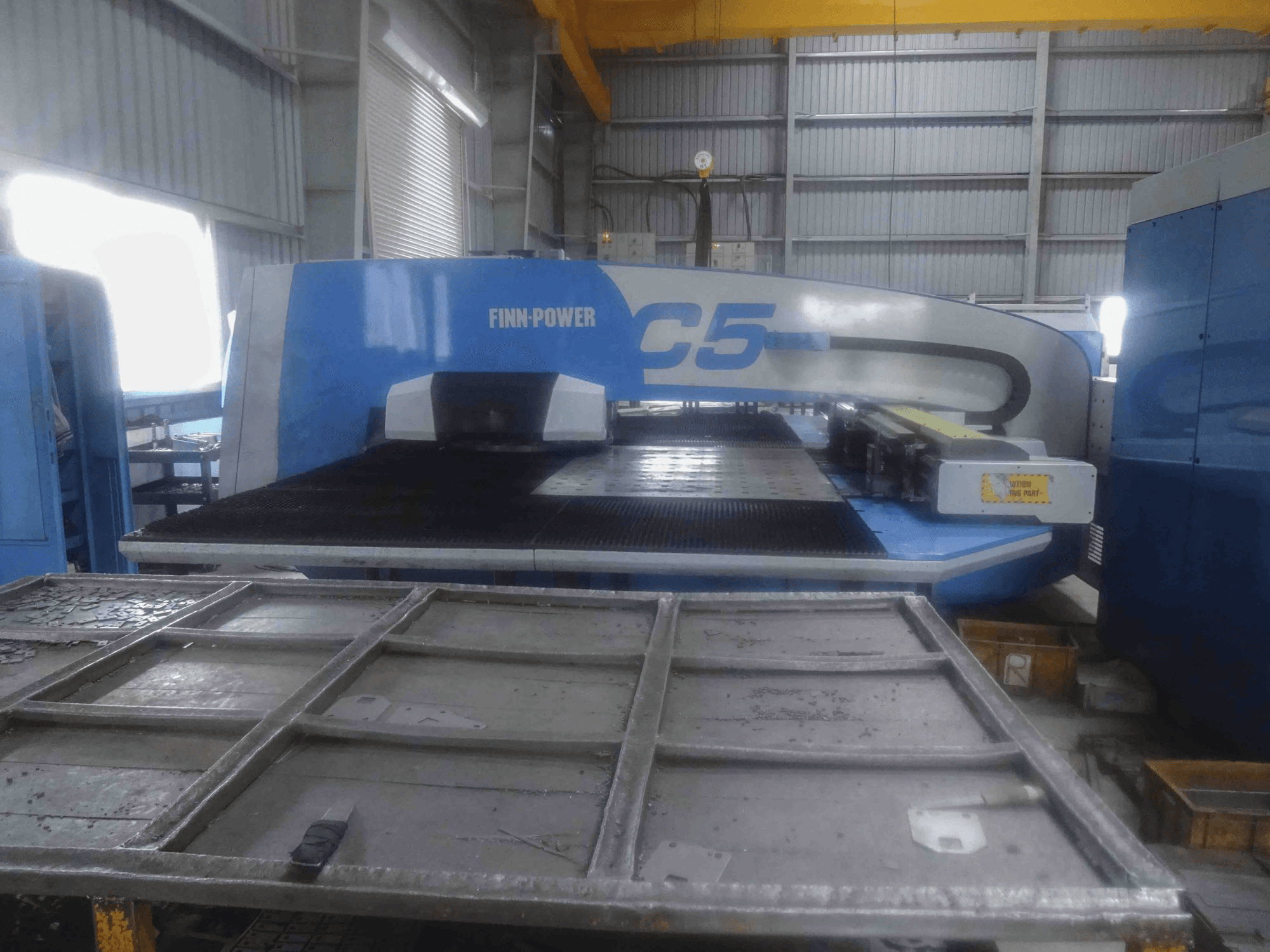 Vooraanzicht van Finn-Power C5 machine