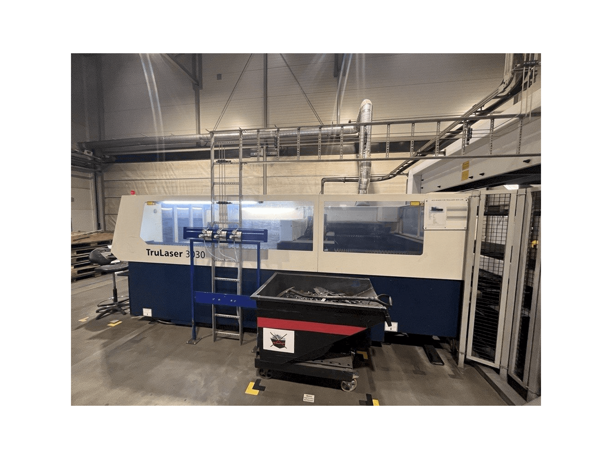 Vooraanzicht van TRUMPF TruLaser 3030 L30 machine