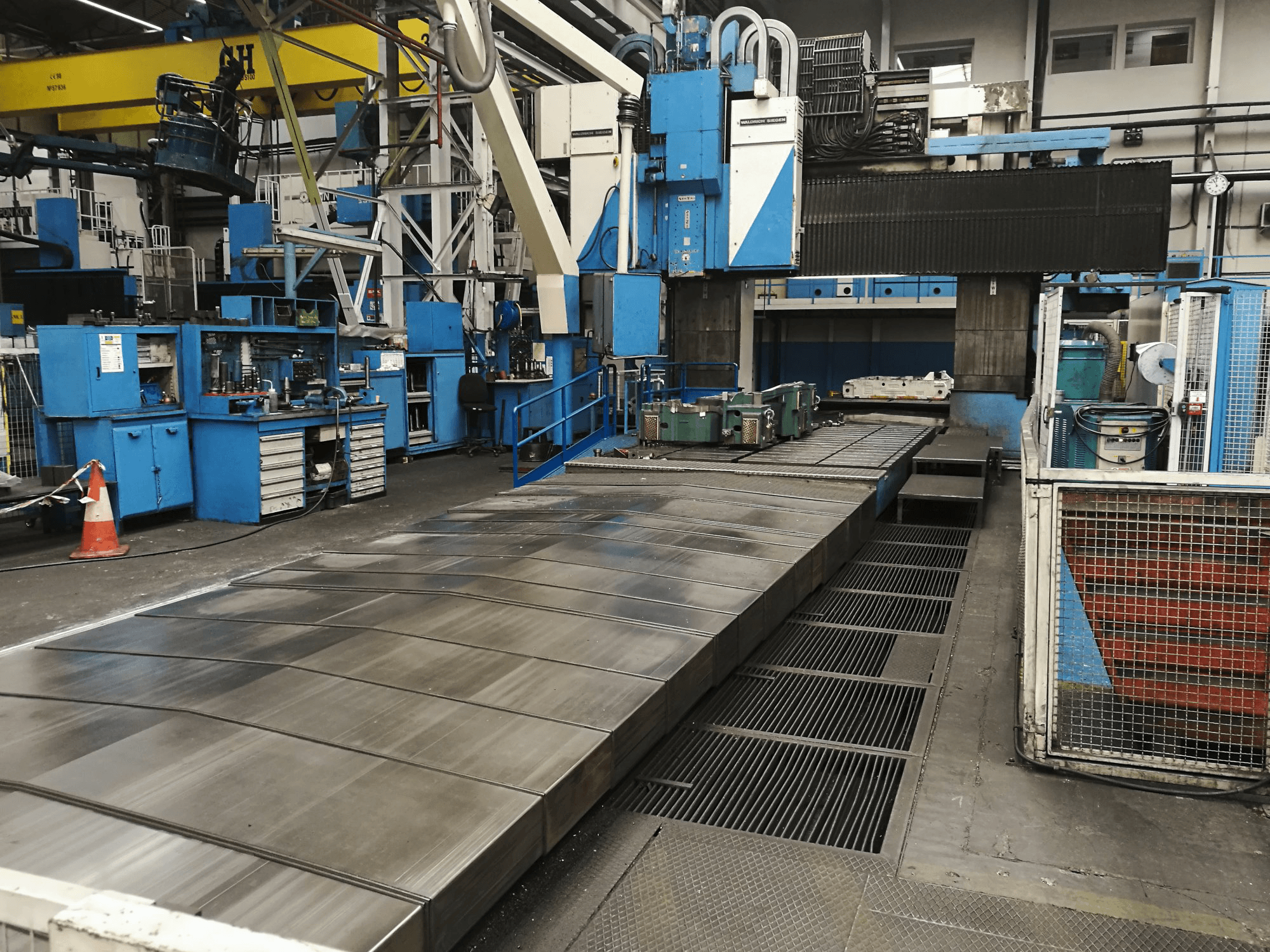 Vooraanzicht van Waldrich Siegen V/H-AR machine