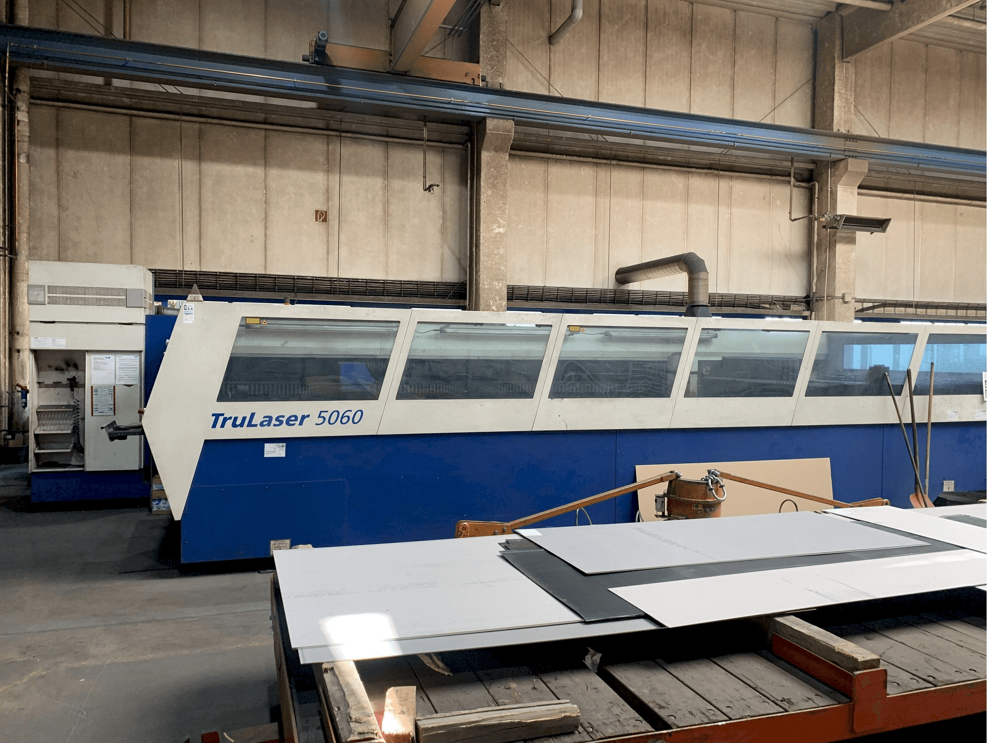 Vooraanzicht van Trumpf Trulaser 5060 machine