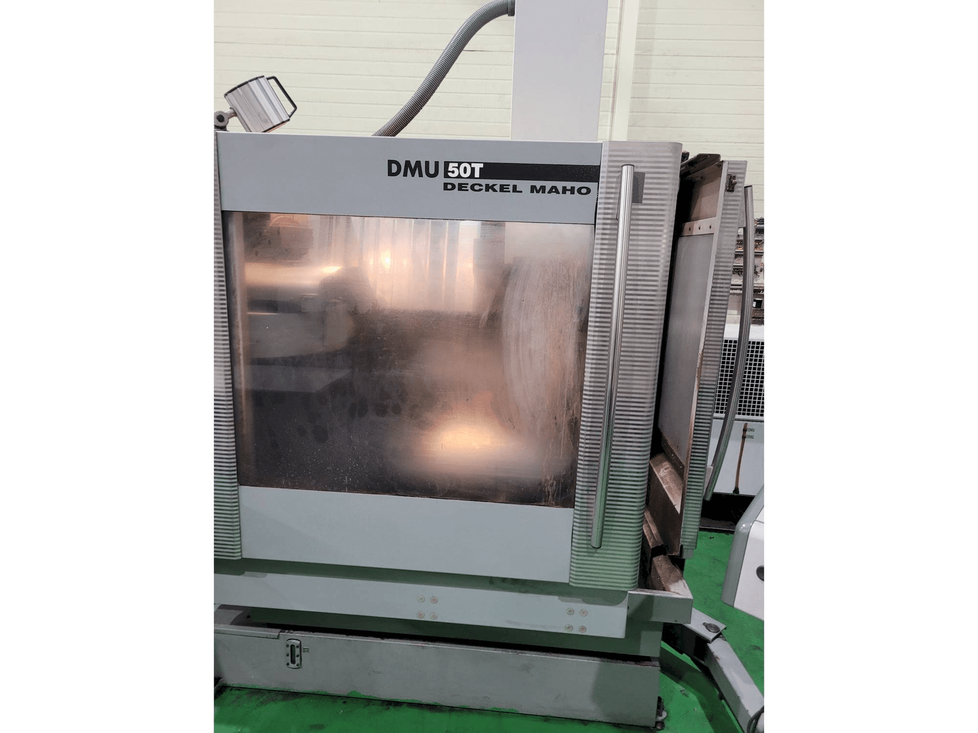 Vooraanzicht van DECKEL MAHO DMU 50 T machine