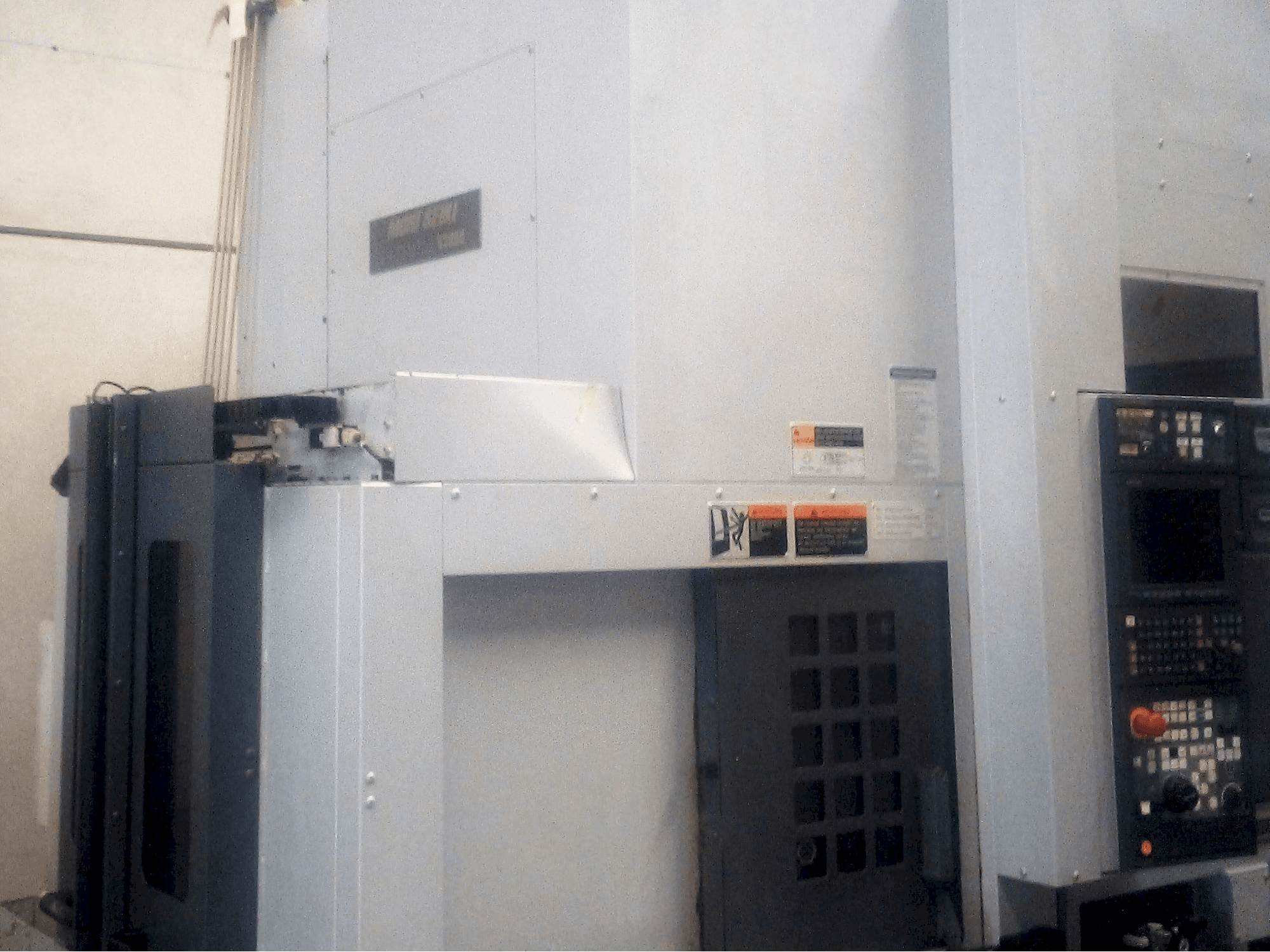 Vooraanzicht van DMG Mori Seiki ULTIMILL V-3000/MSX-850 machine