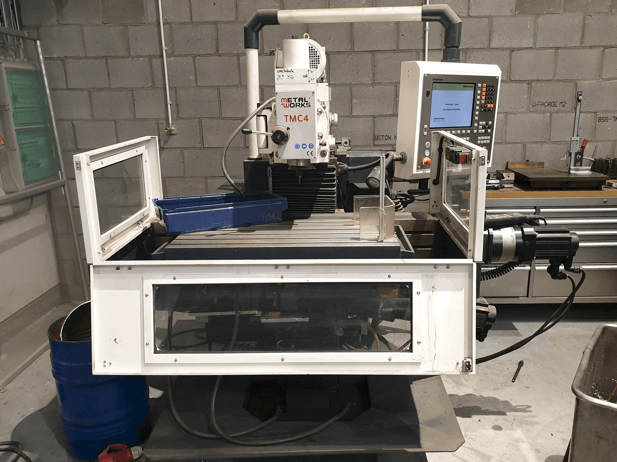 Vooraanzicht van Metal Works TMC 4 machine