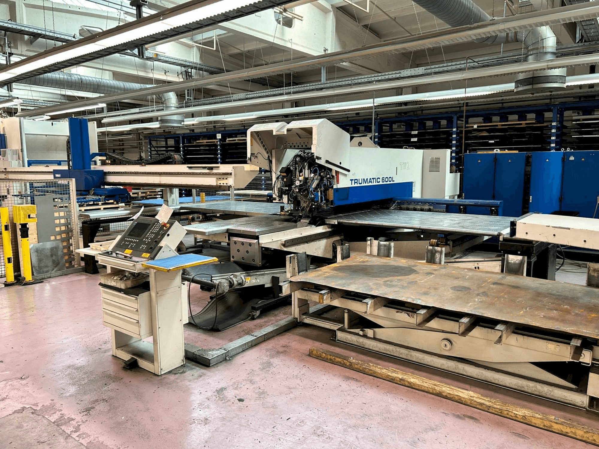 Vooraanzicht van Trumpf TruMatic 600L machine