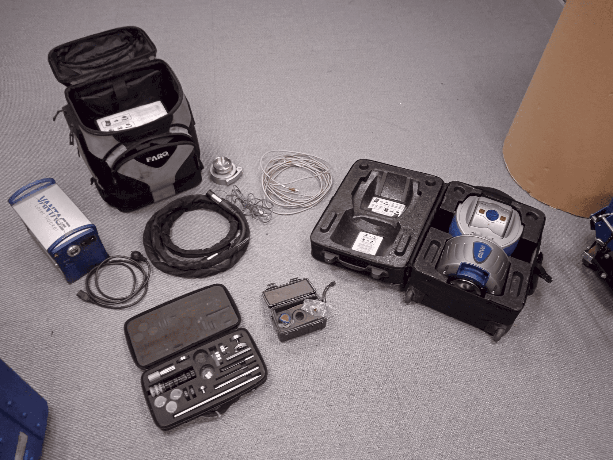 Vooraanzicht van Faro Advantage Laser Tracker machine