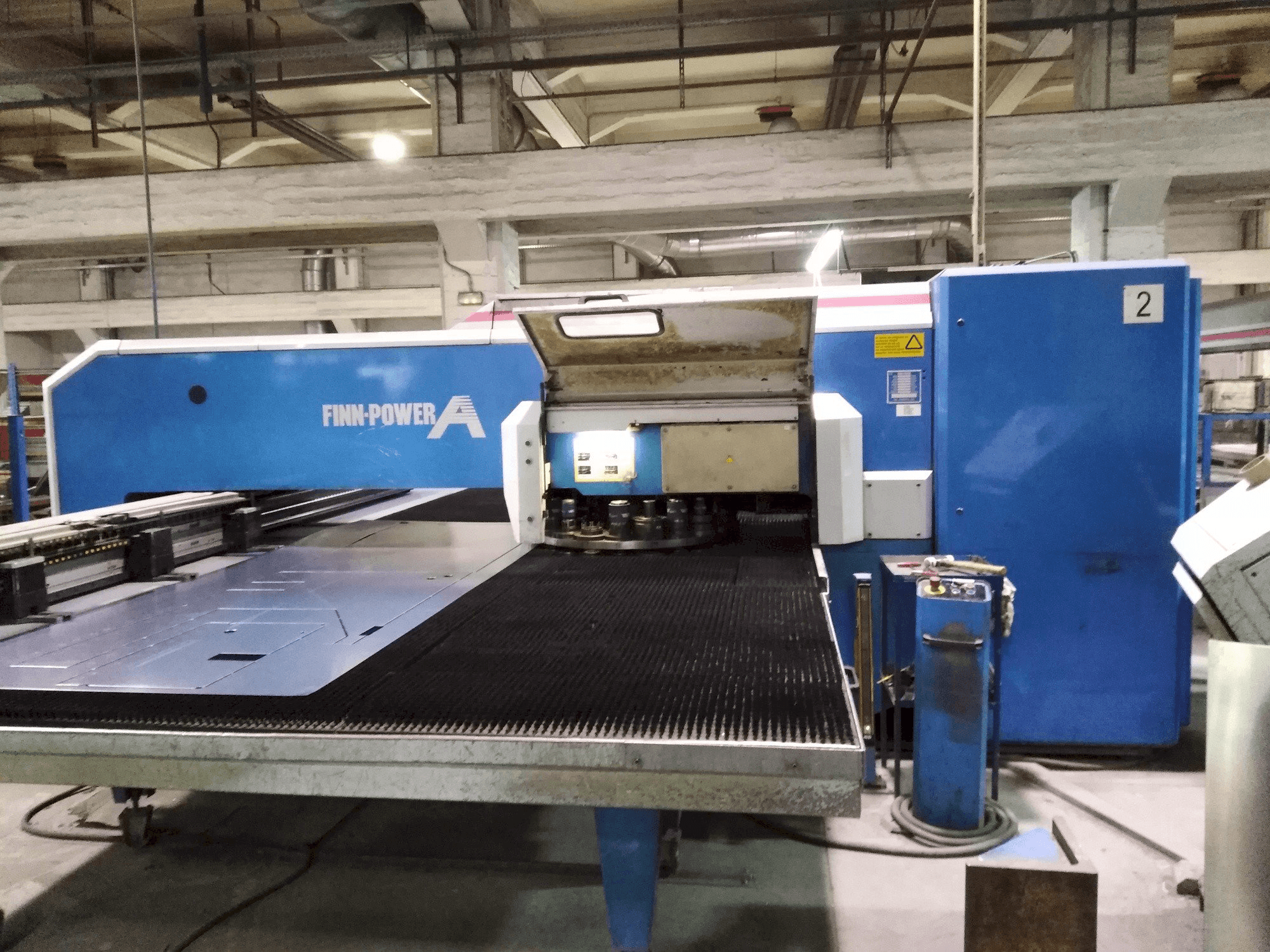 Vooraanzicht van Finn-Power A5-25 SB machine