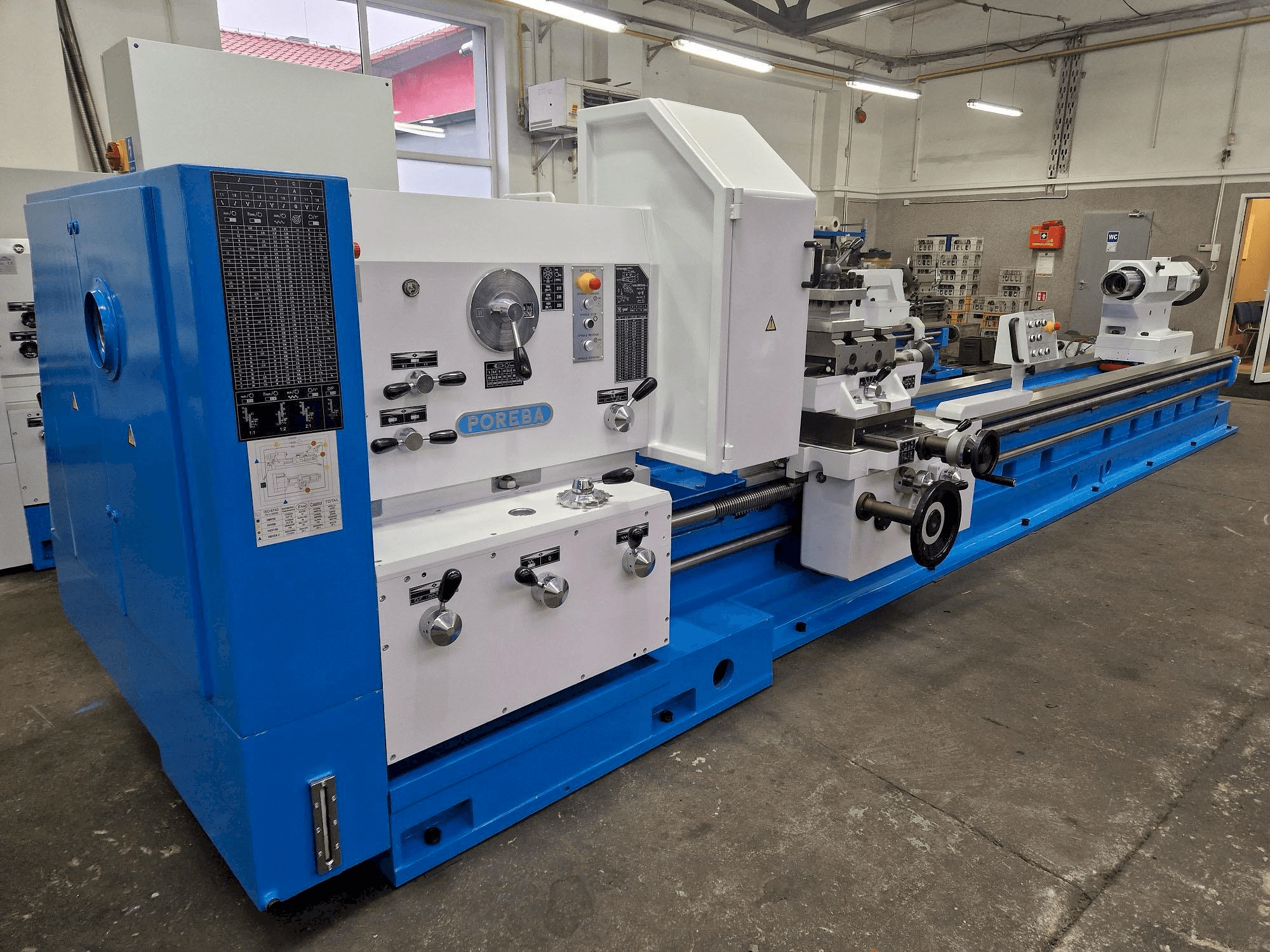 Linkerzijdeaanzicht van Poreba TRP-115B3 x 5000 machine