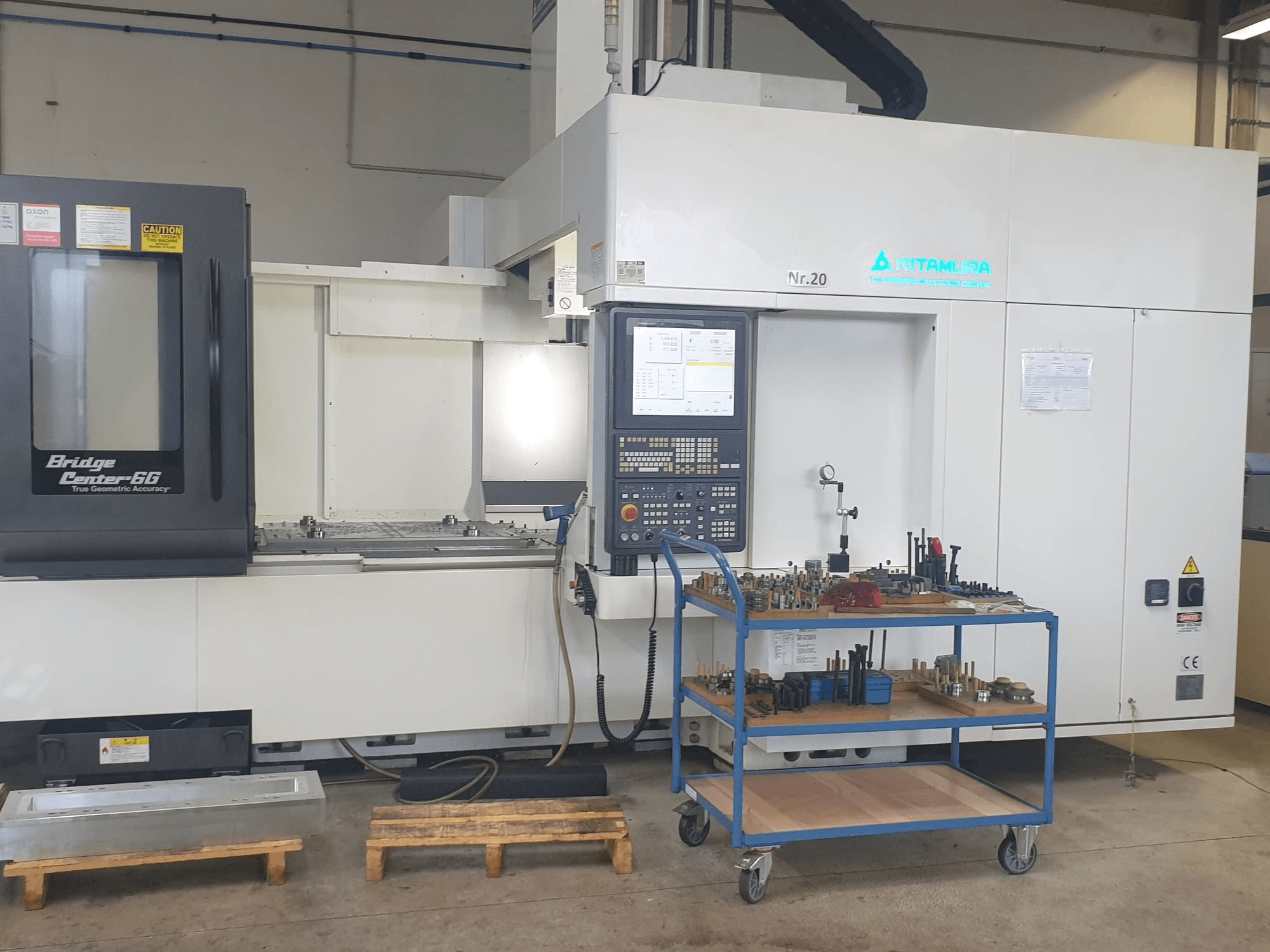 Vooraanzicht van Kitamura Bridge Center 6G machine