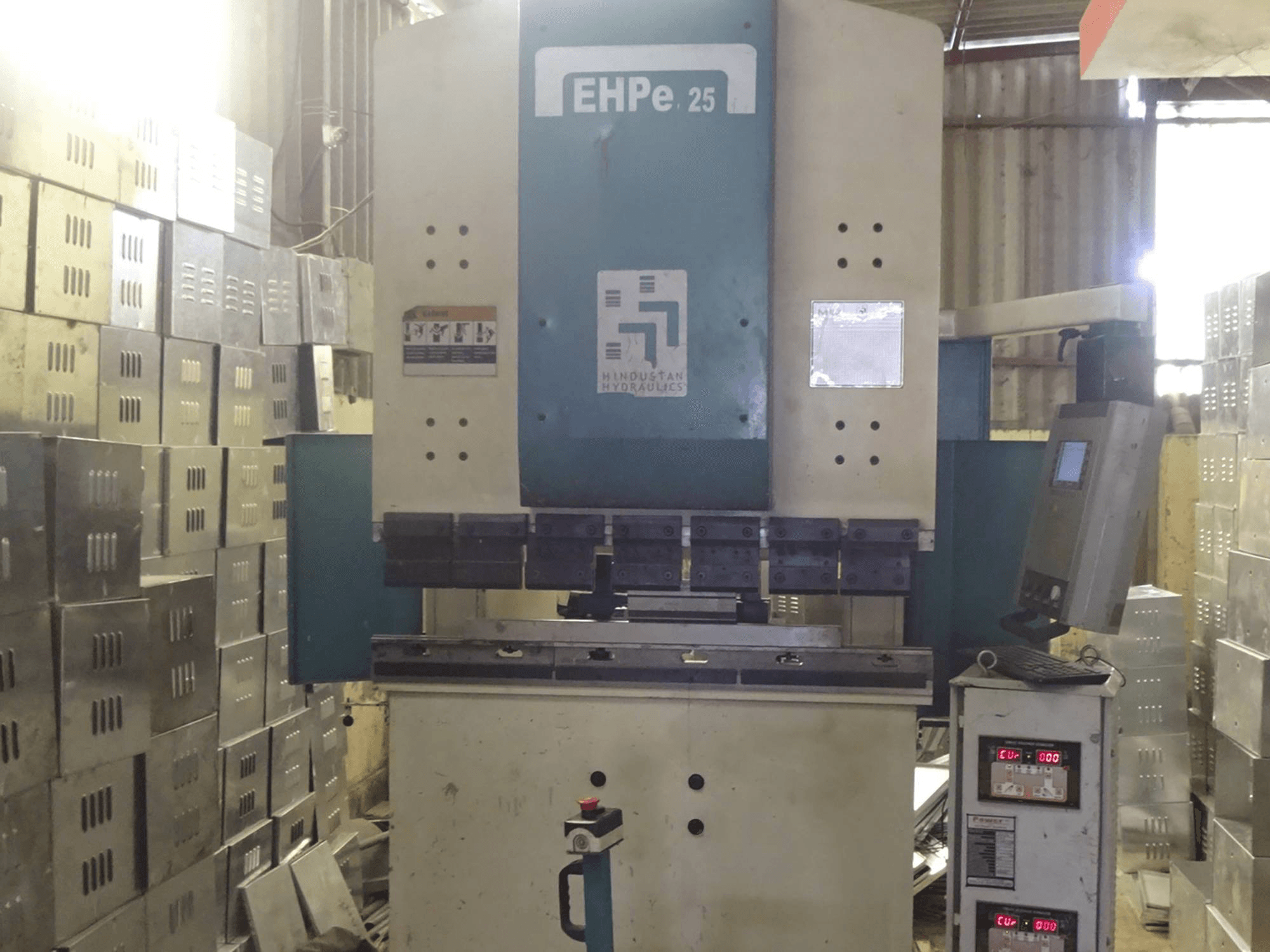 Vooraanzicht van Hindustan Hydraulics EHPe 25 machine