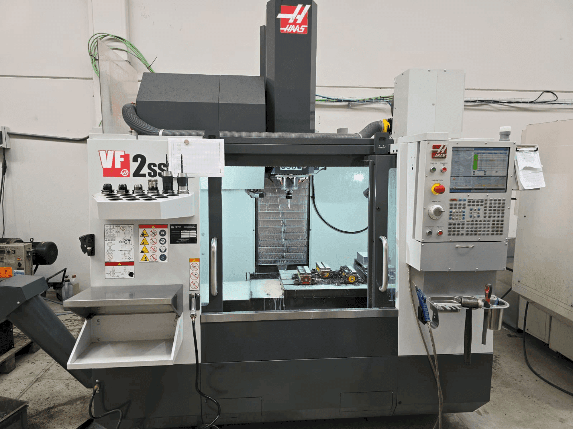Vooraanzicht van HAAS VF 2SSYT machine