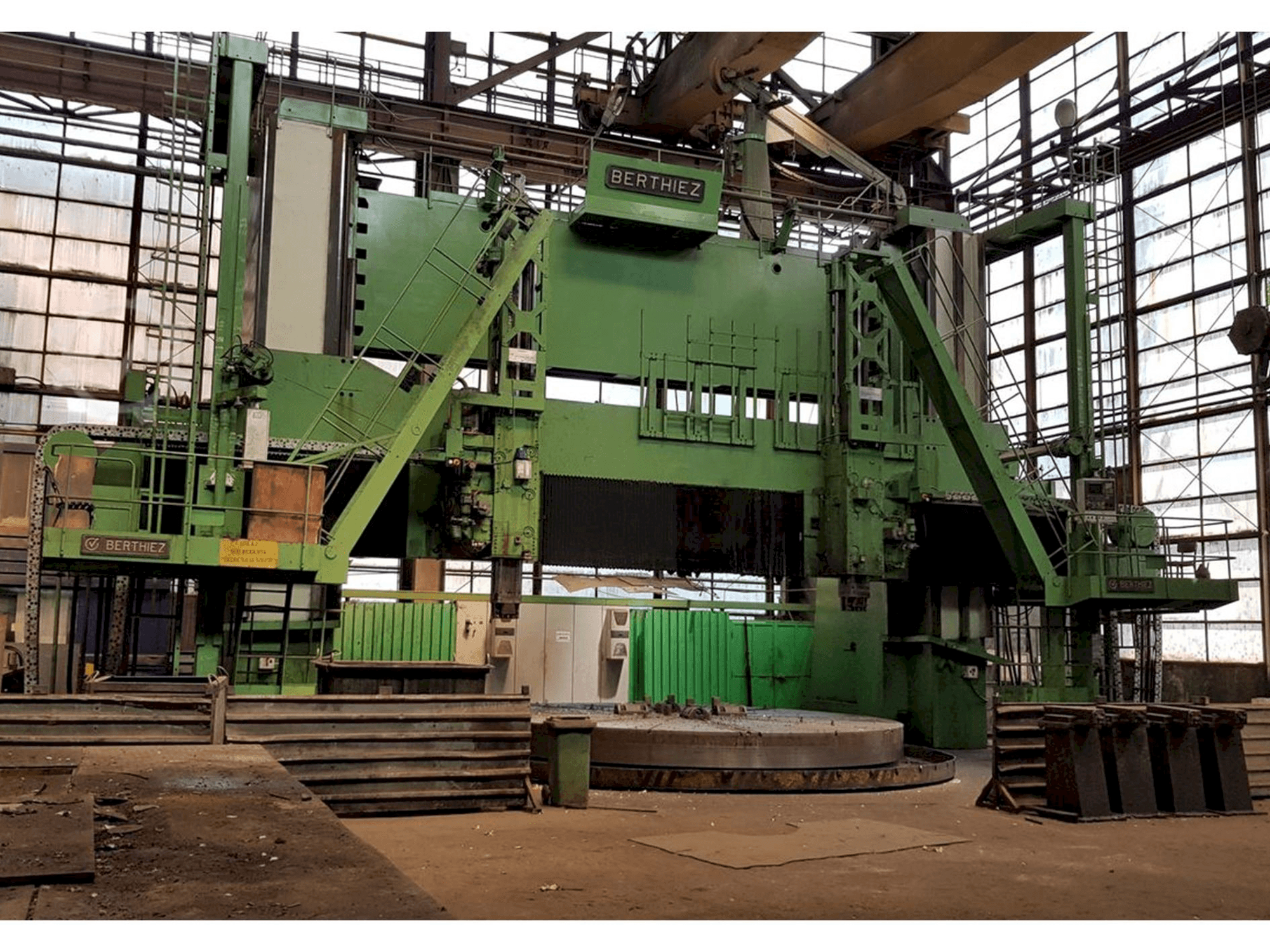 Vooraanzicht van Berthiez TDM 630-315 machine