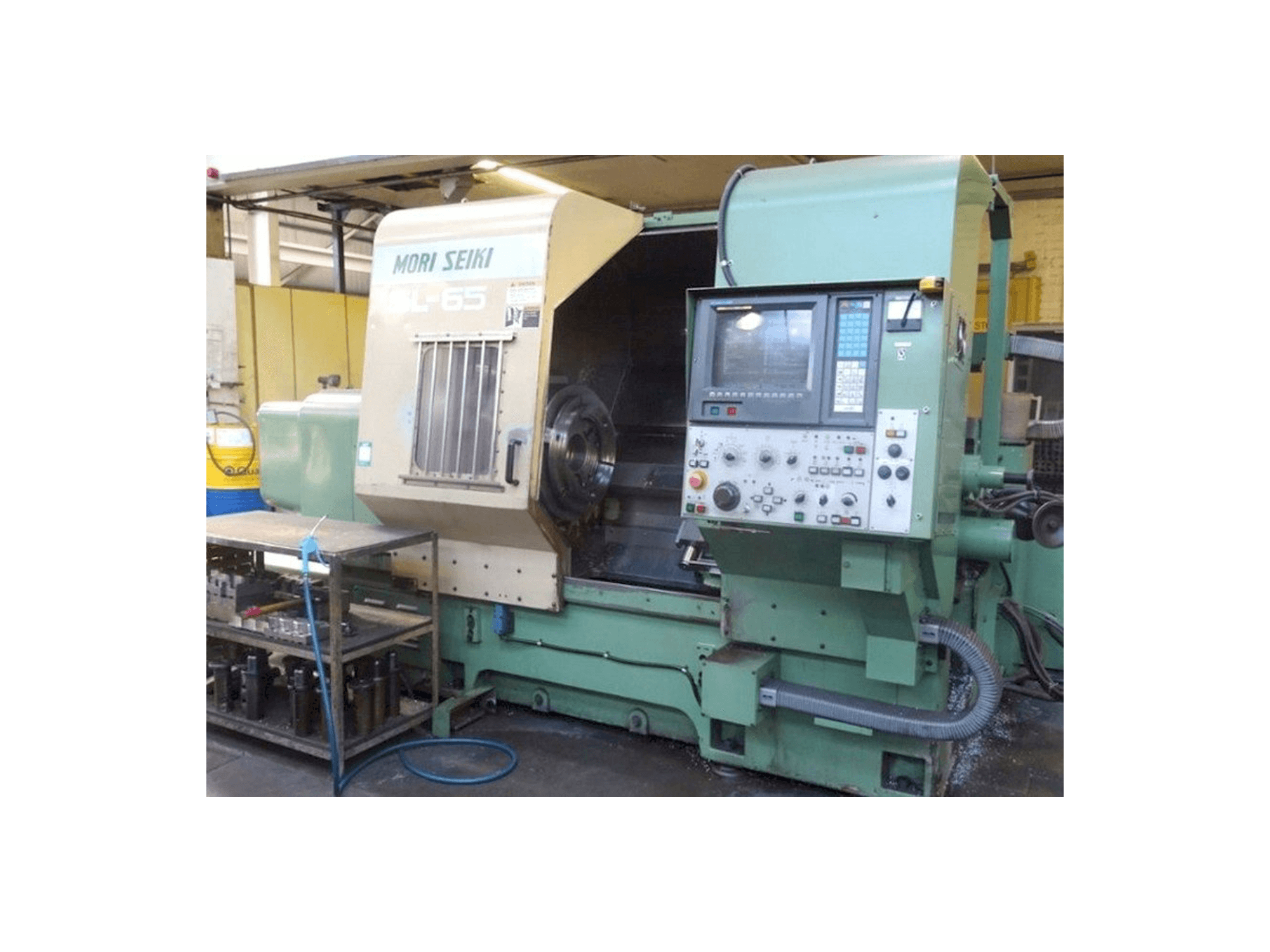 Vooraanzicht van MORI SEIKI Sl65 machine