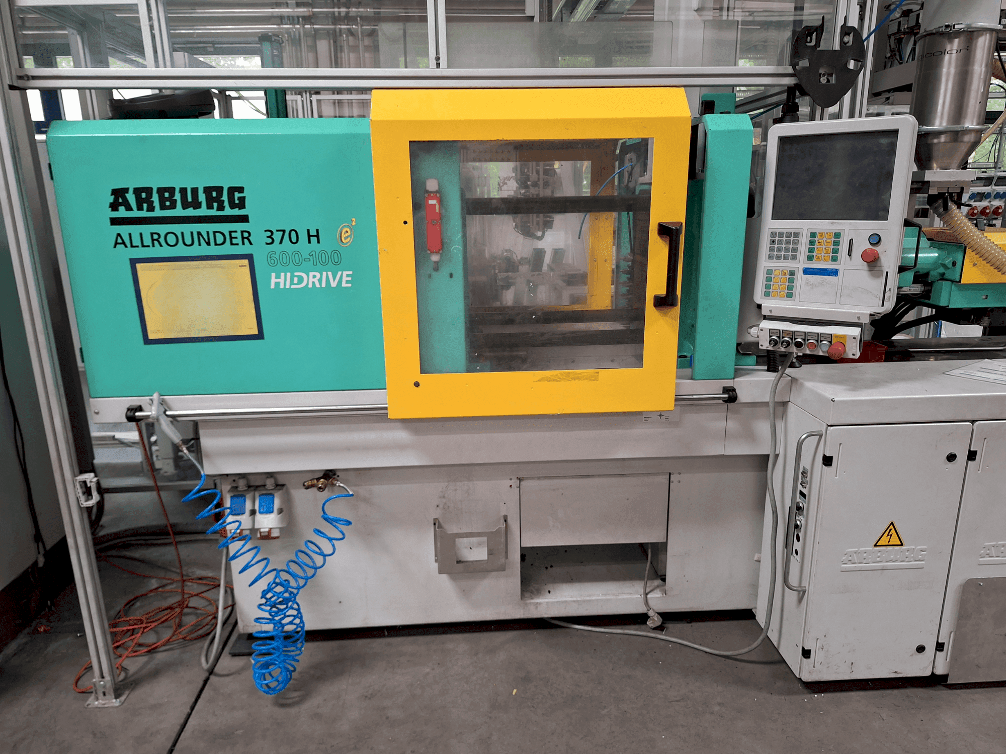 Vooraanzicht van Arburg Allrounder 370 H 600-100 machine