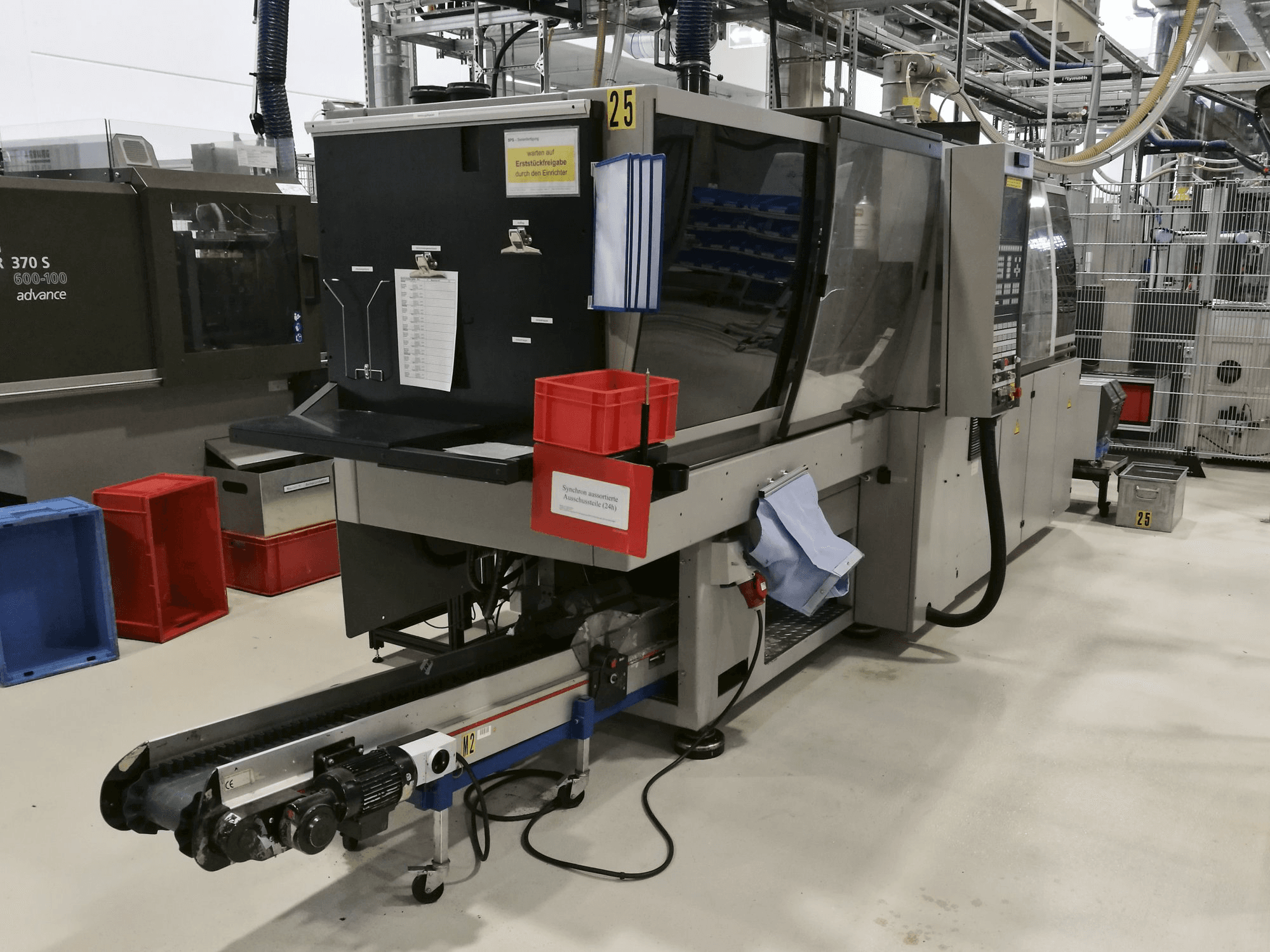 Links zicht van ENGEL ES 200/50 HLST machine