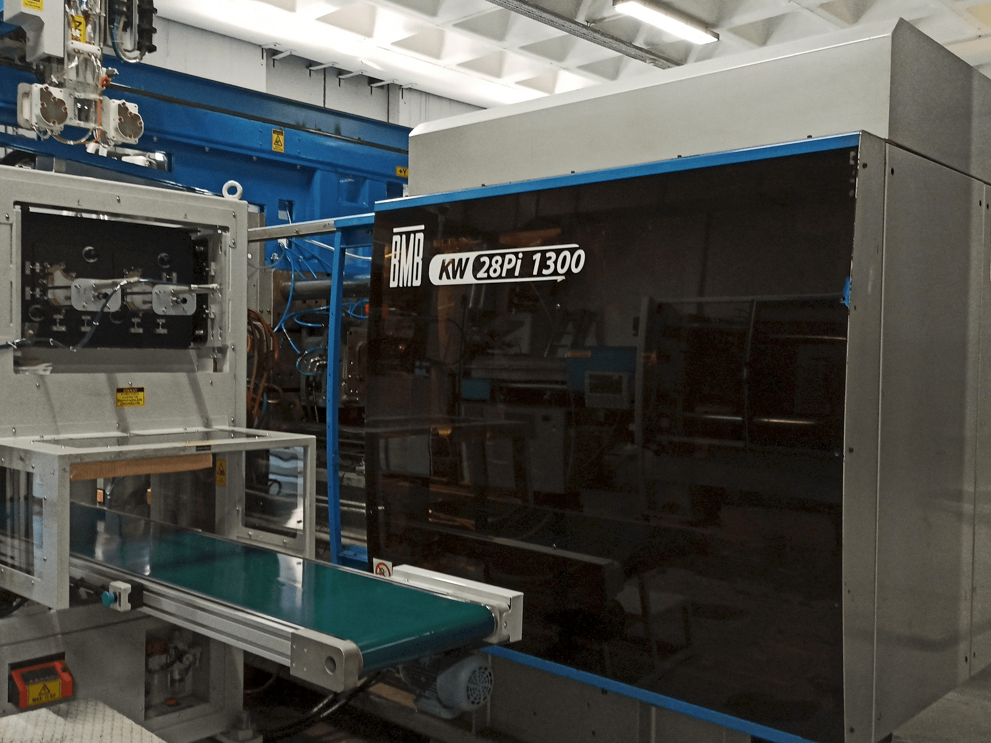 Vooraanzicht van BMB KW28 PI/1300 machine