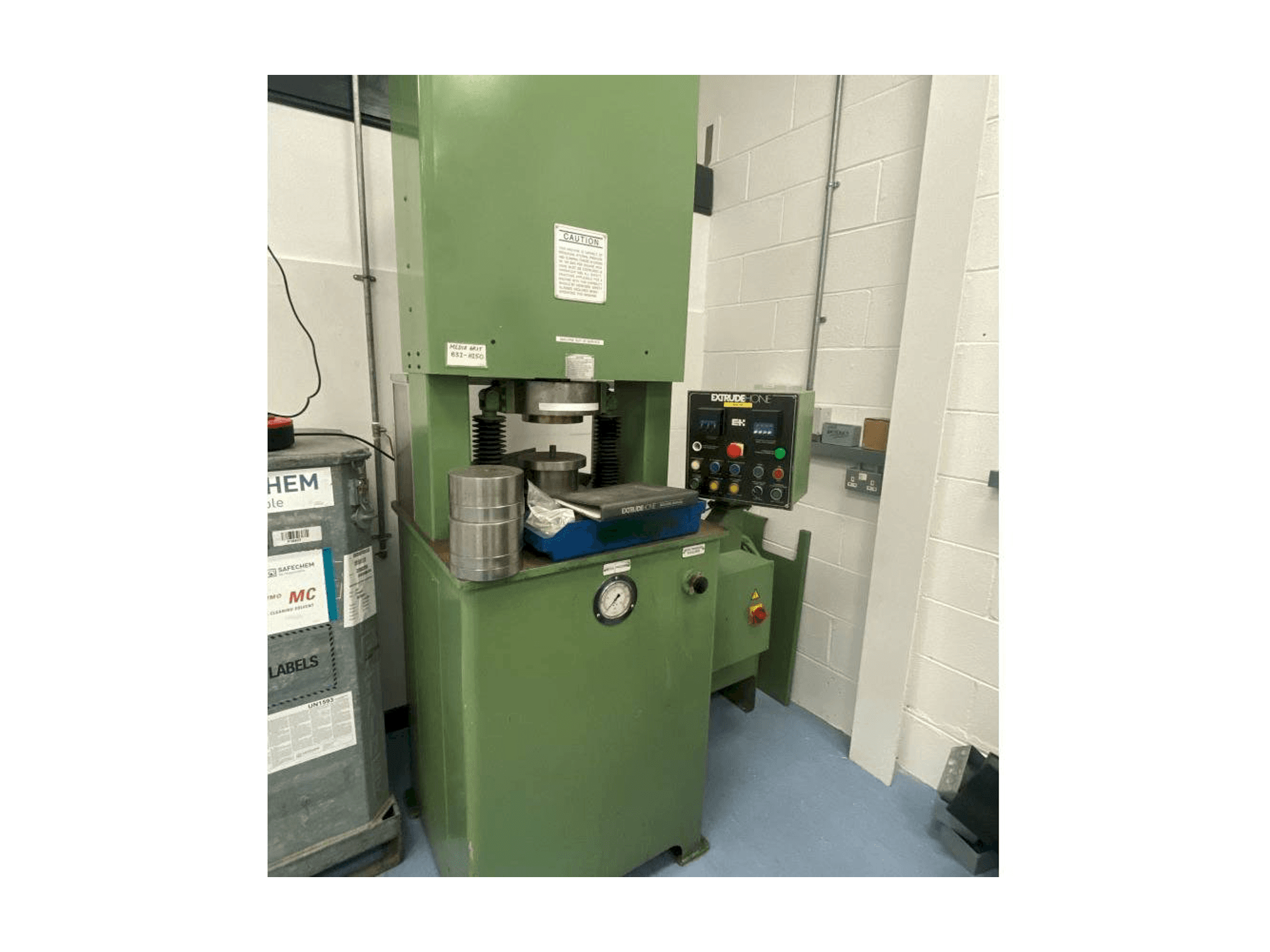 Vooraanzicht van Extrude Hone Vector Series machine