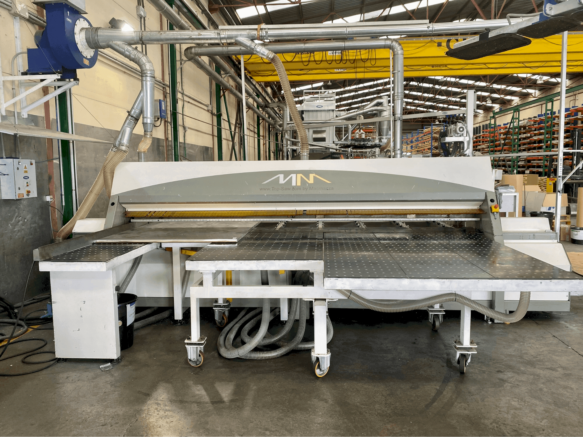 Vooraanzicht van MACMAZZA Top Saw machine