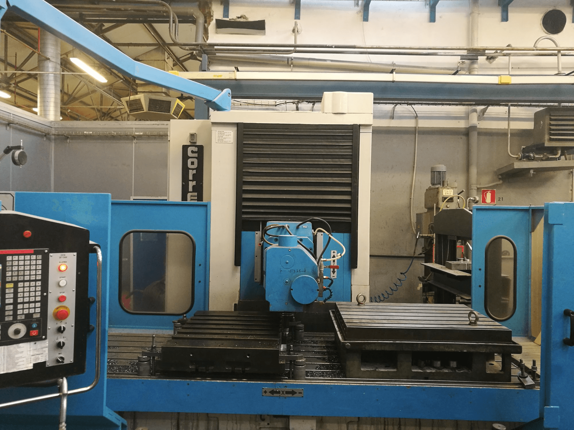 Vooraanzicht van Correa A25-25 machine