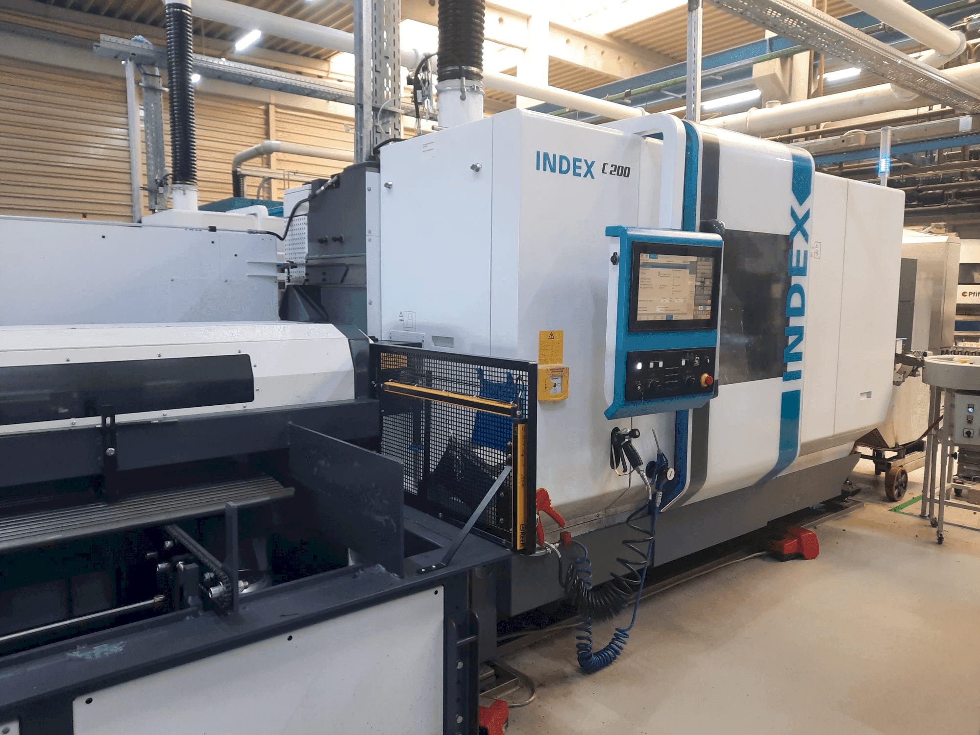 Vooraanzicht van Index C200 machine