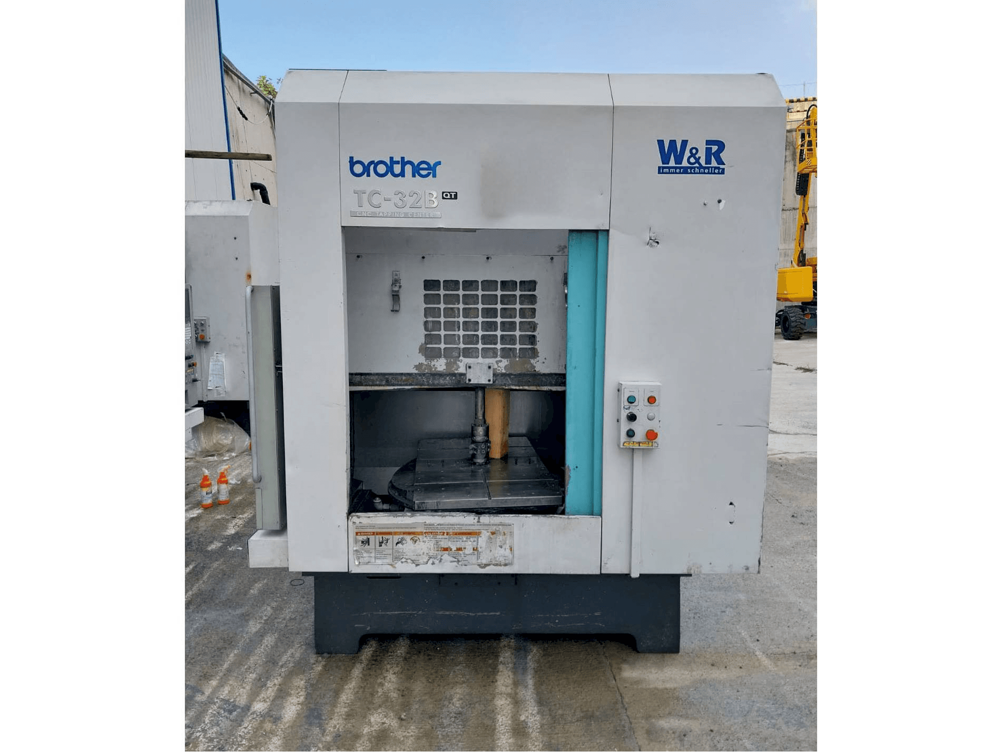 Vooraanzicht van Brother TC 32 B-QT machine