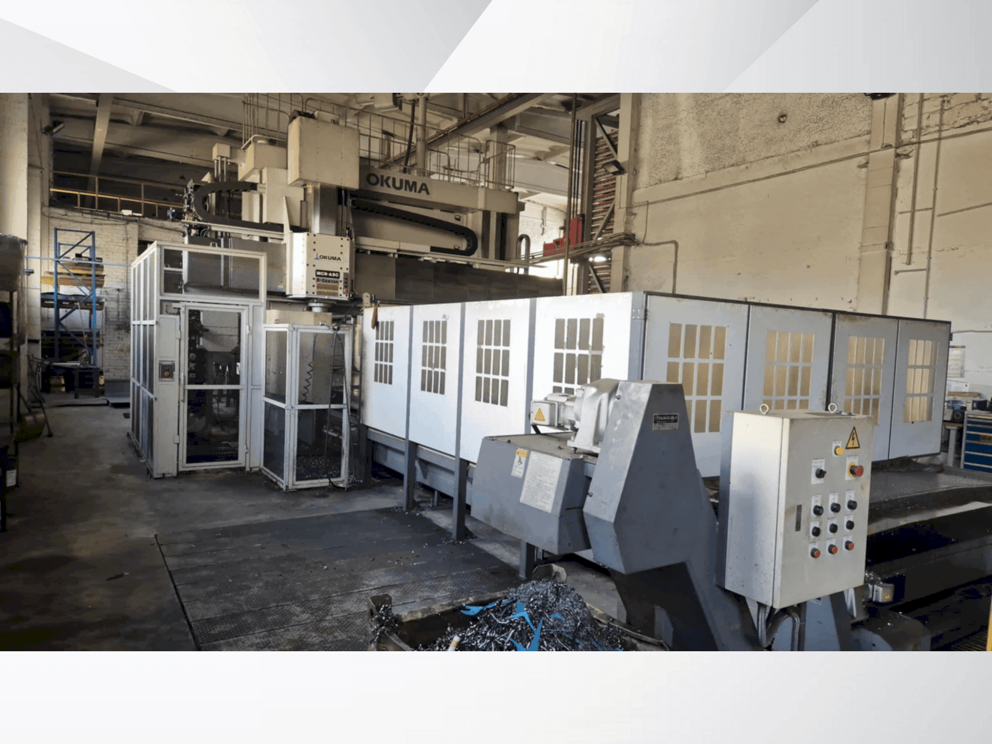 Vooraanzicht van Okuma MCR-A5C30x65 machine