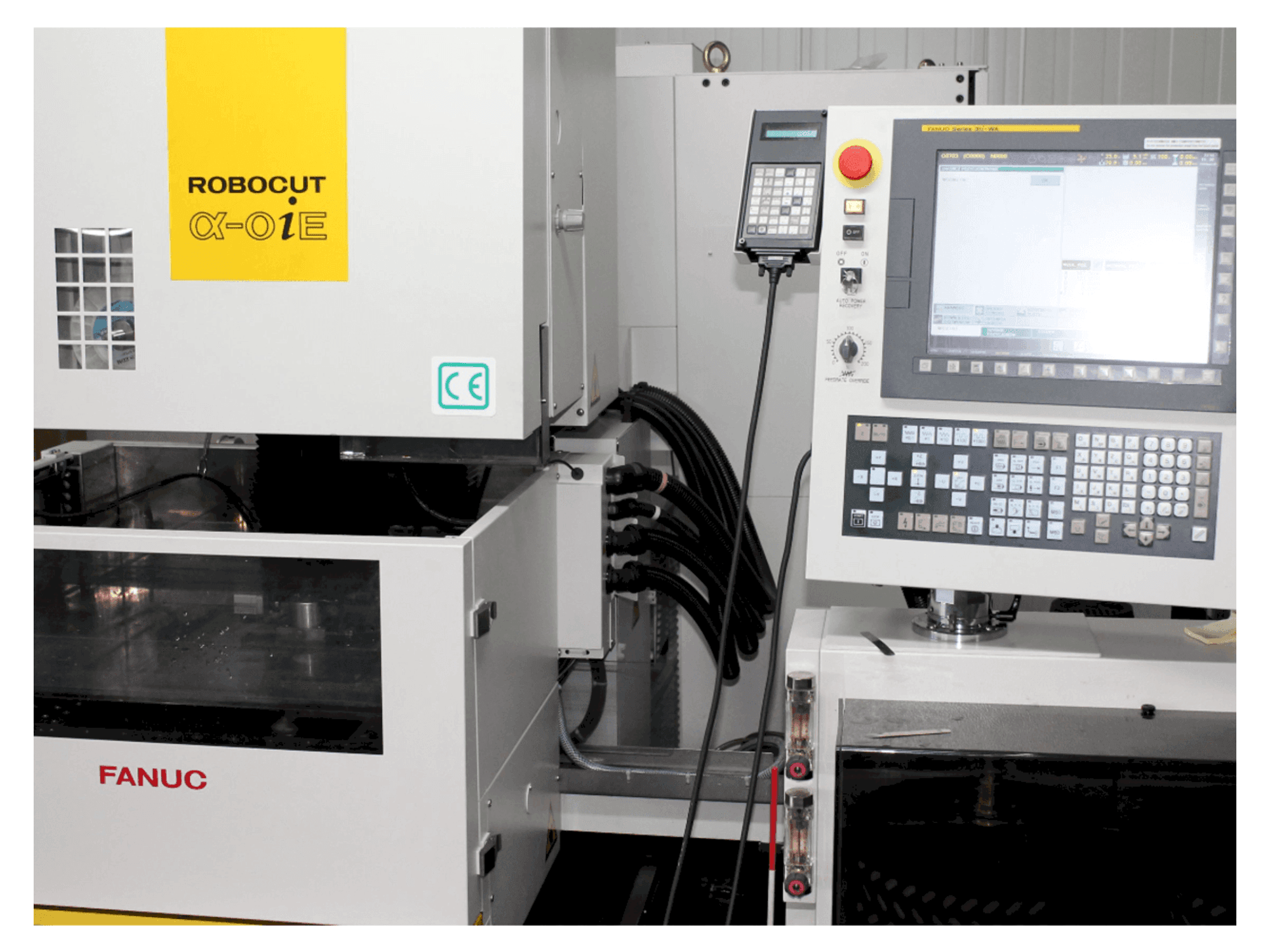 Vooraanzicht van FANUC RoboCut Alfa OiE machine