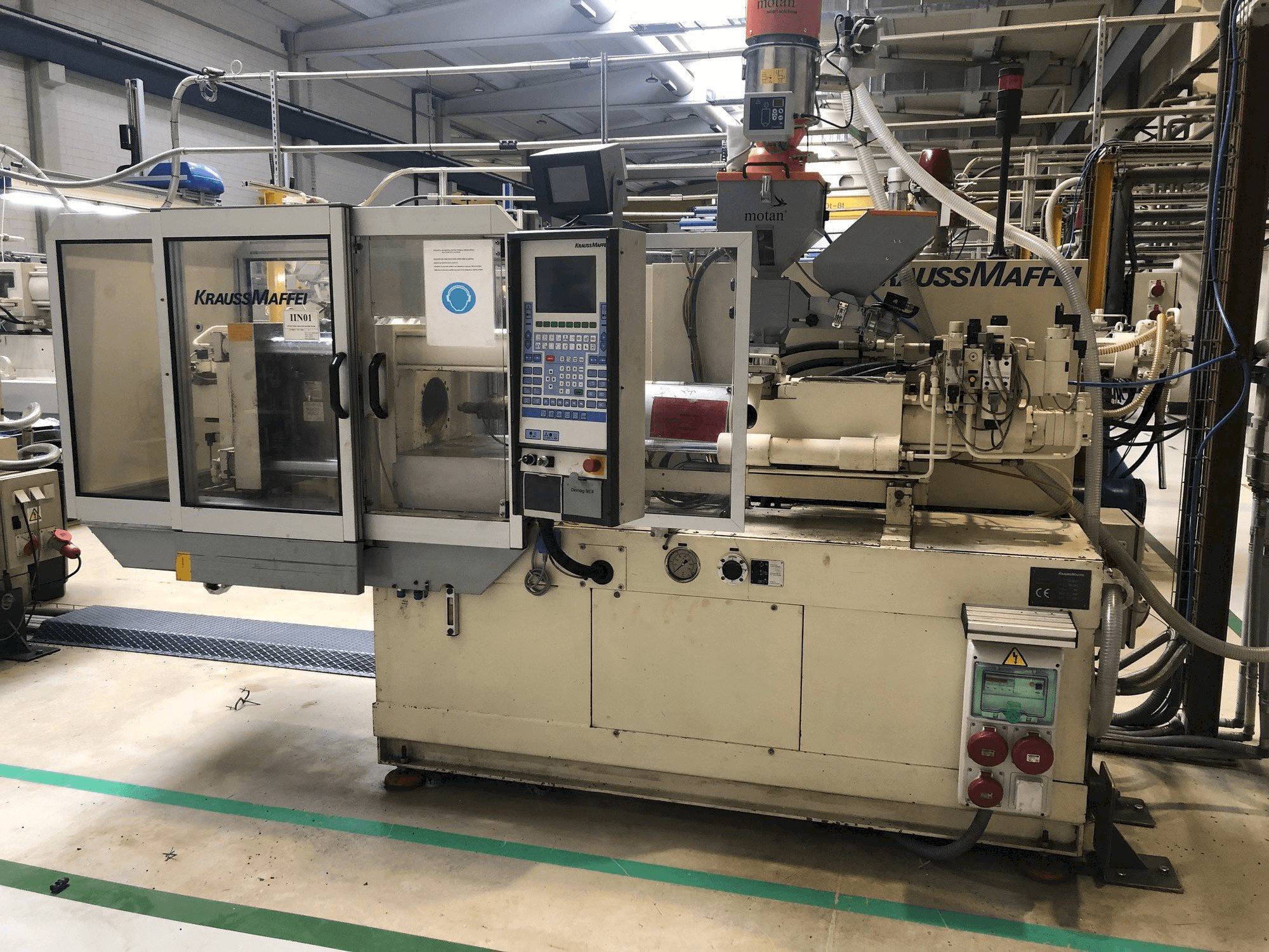 Vooraanzicht van Krauss Maffei 50-190 C1 machine